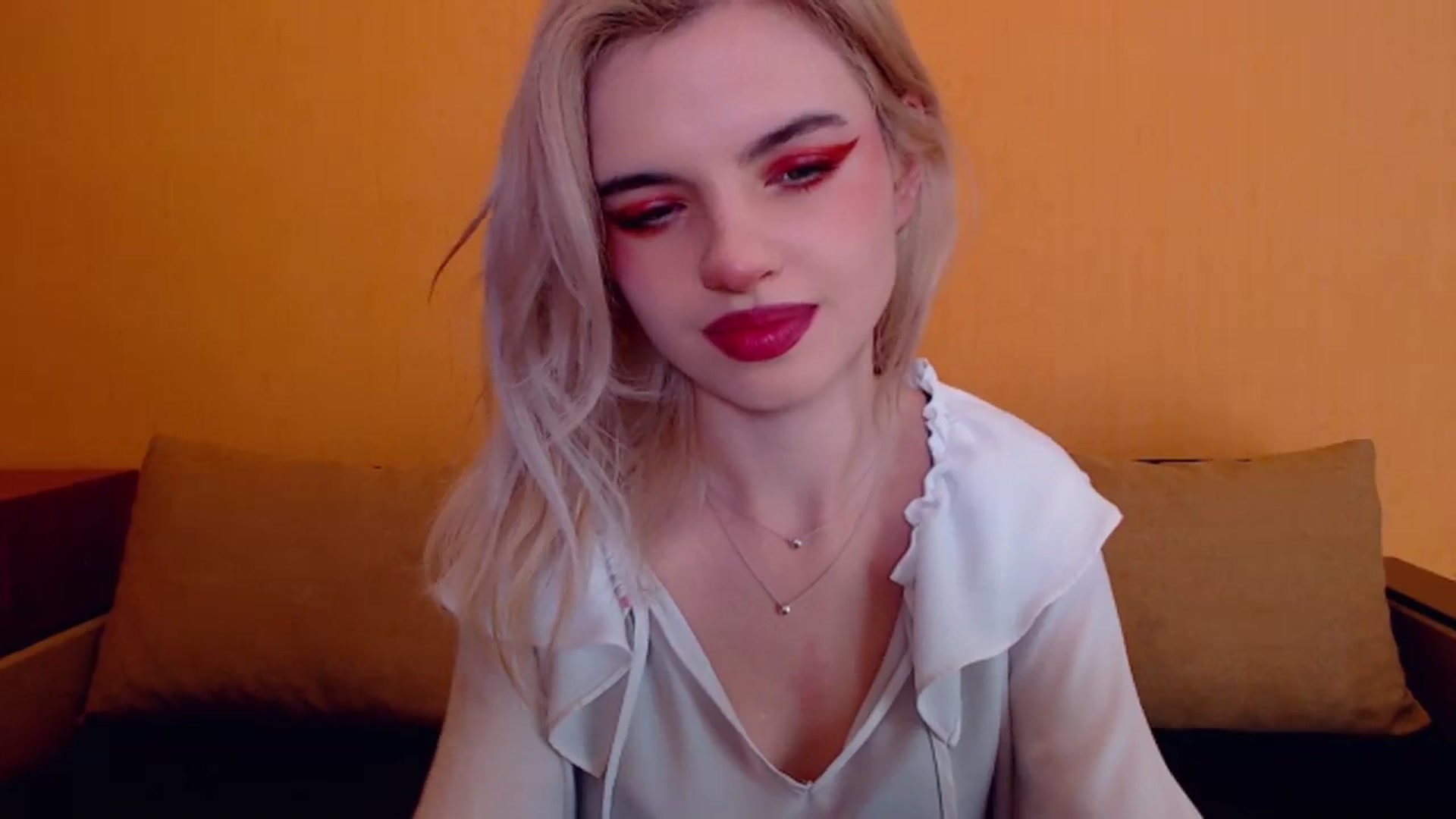 Gallery image thumbnail from Erineys's myfreecams stream on, 12/21/2023, 15:58 image 18 of 20