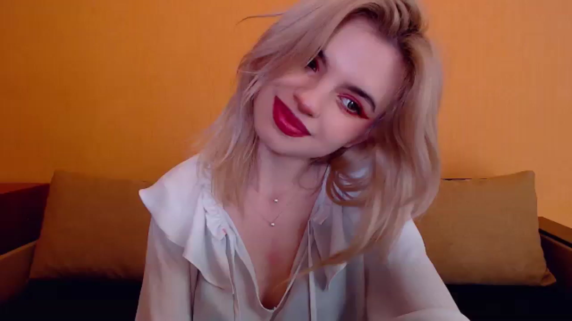 Gallery image thumbnail from Erineys's myfreecams stream on, 12/21/2023, 15:58 image 13 of 20
