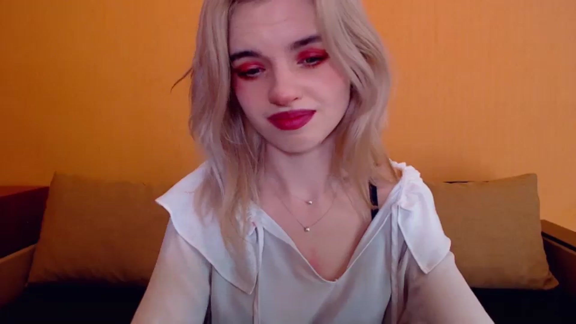 Gallery image thumbnail from Erineys's myfreecams stream on, 12/21/2023, 15:58 image 9 of 20
