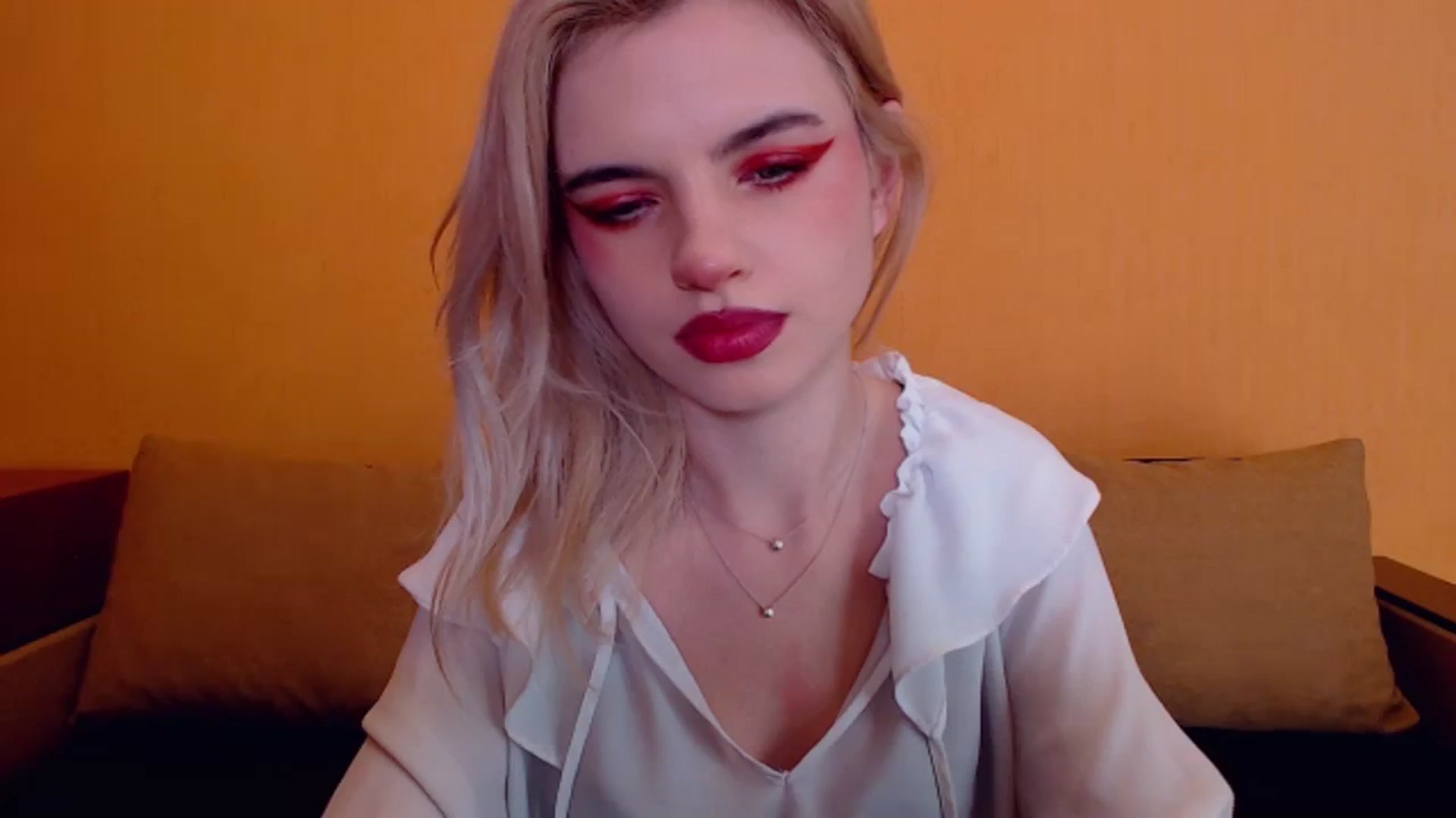 Gallery image thumbnail from Erineys's myfreecams stream on, 12/21/2023, 15:58 image 16 of 20