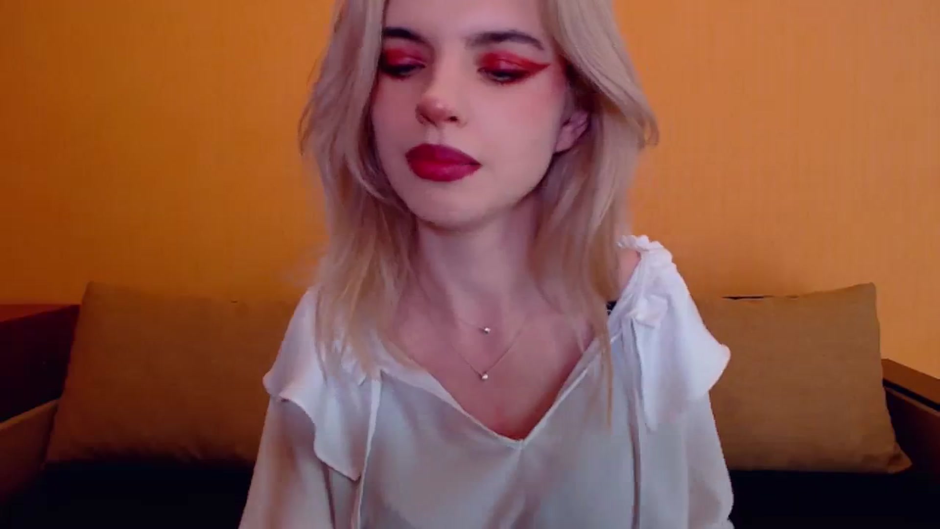 Gallery image thumbnail from Erineys's myfreecams stream on, 12/21/2023, 15:58 image 4 of 20