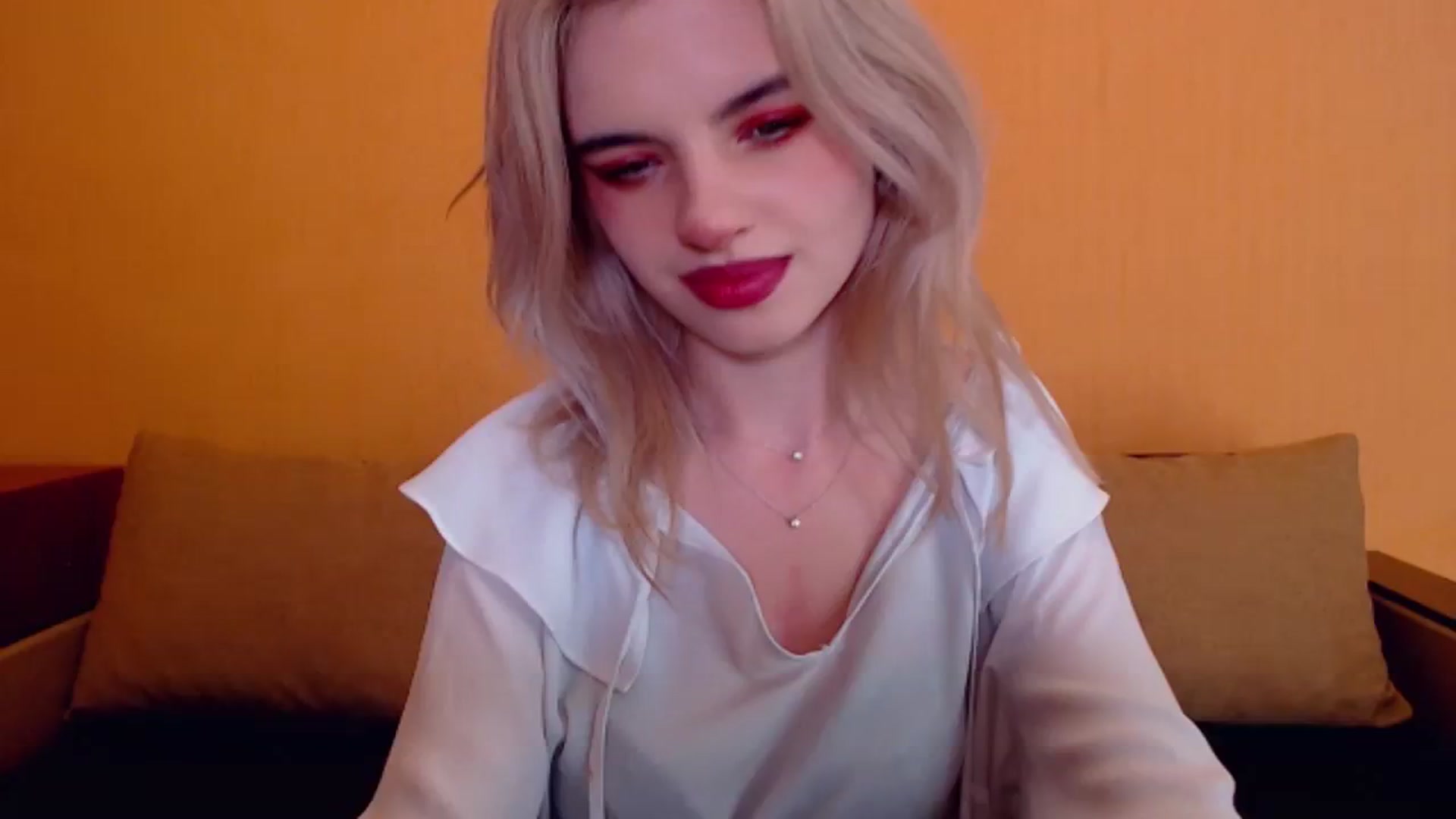 Gallery image thumbnail from Erineys's myfreecams stream on, 12/21/2023, 15:58 image 7 of 20