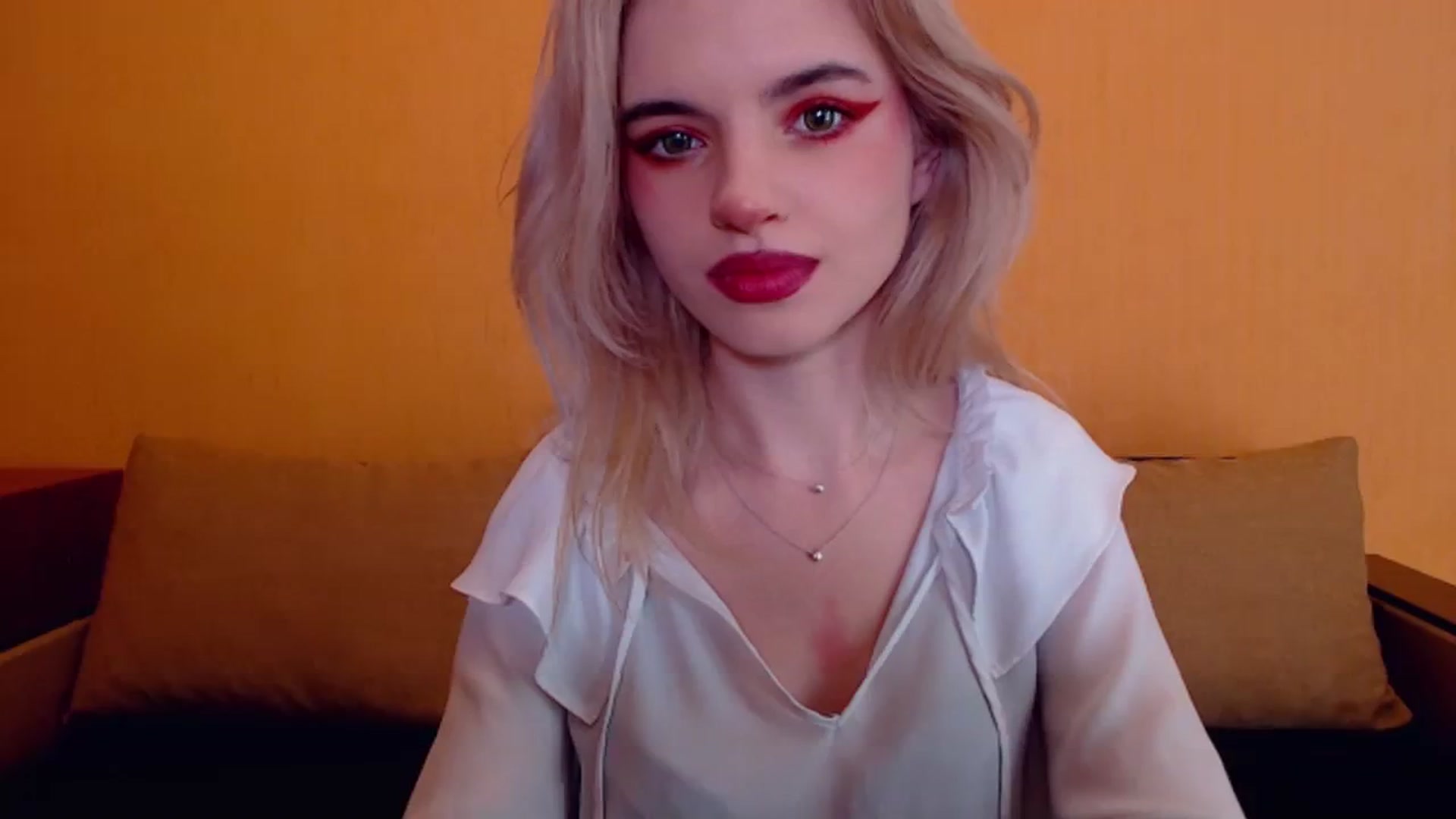 Gallery image thumbnail from Erineys's myfreecams stream on, 12/21/2023, 15:58 image 3 of 20
