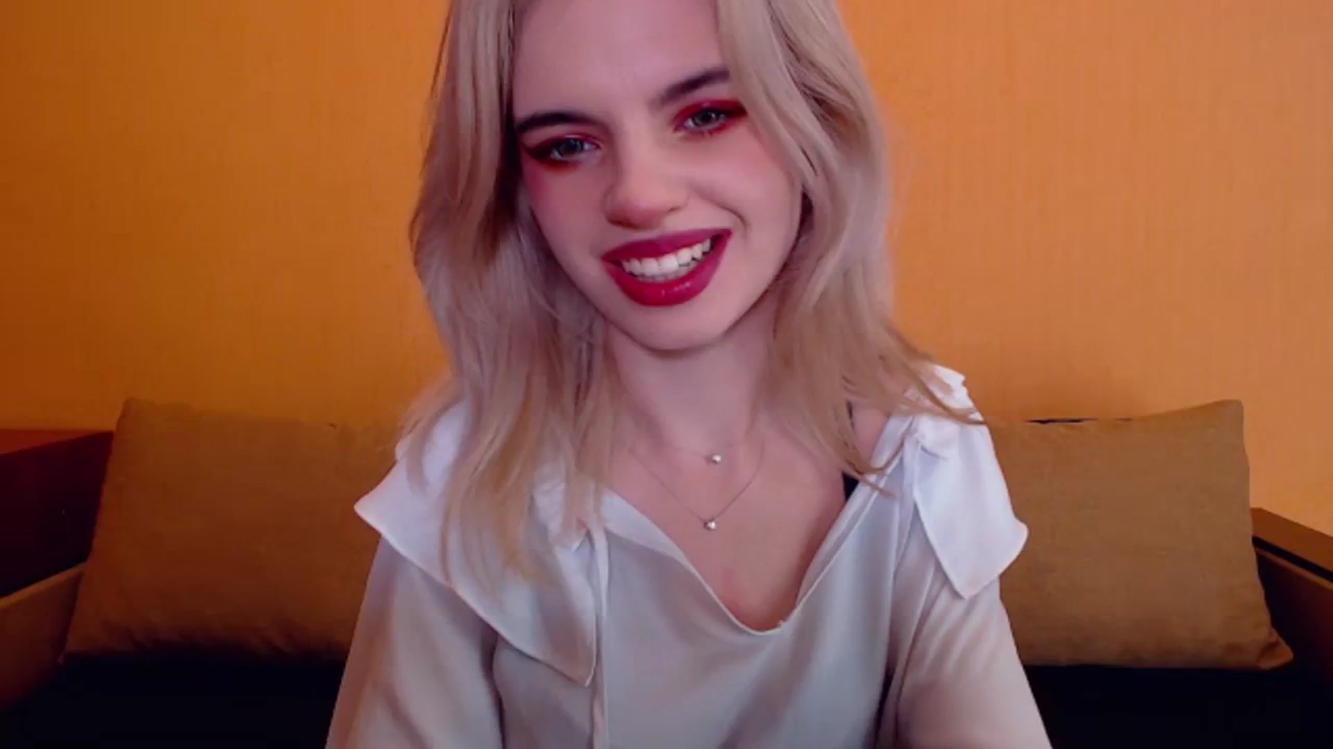 Gallery image thumbnail from Erineys's myfreecams stream on, 12/21/2023, 15:58 image 10 of 20