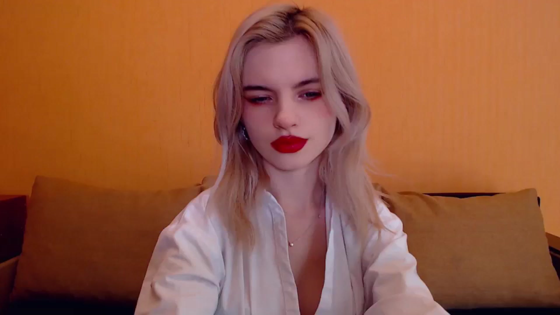Gallery image thumbnail from Erineys's myfreecams stream on, 12/22/2023, 15:07 image 10 of 20