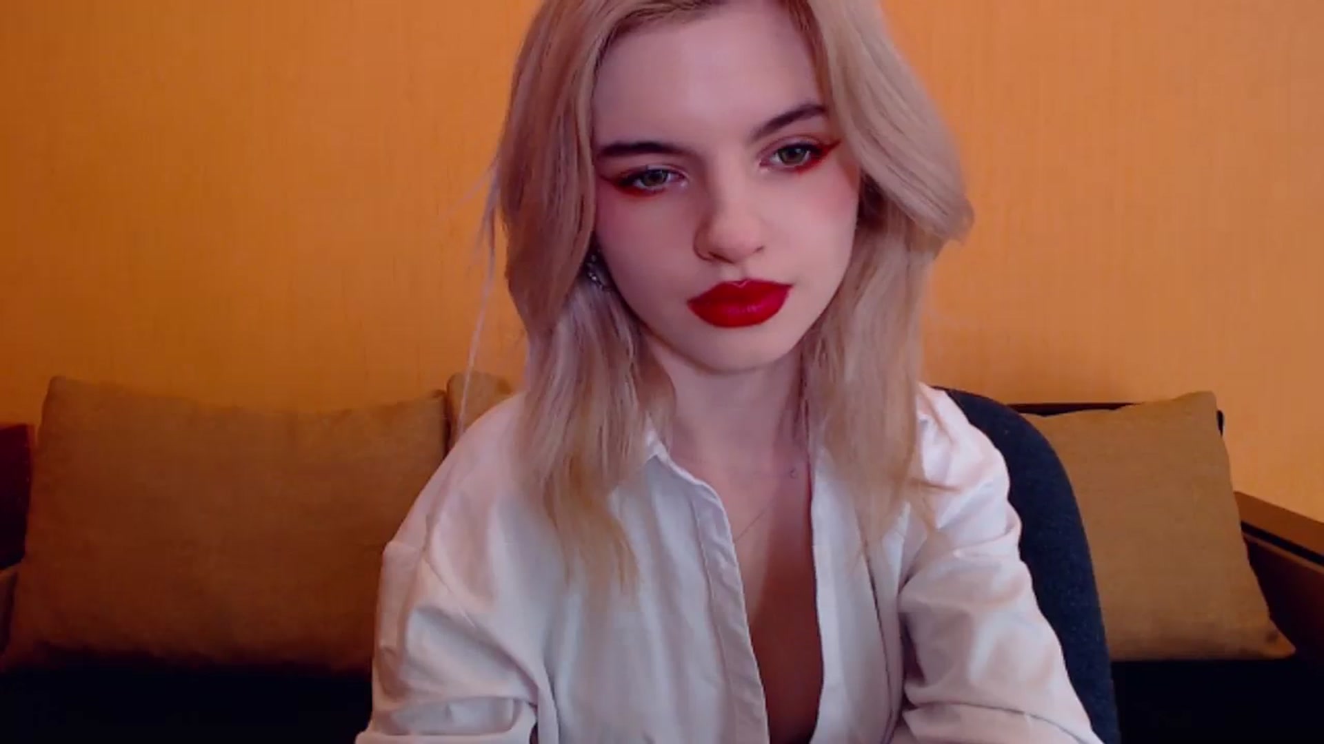 Gallery image thumbnail from Erineys's myfreecams stream on, 12/22/2023, 15:07 image 18 of 20
