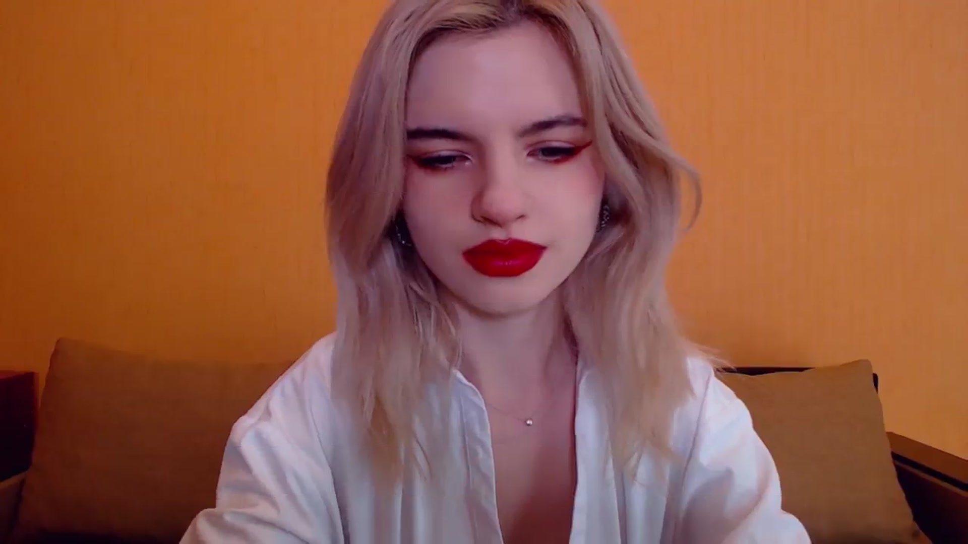 Gallery image thumbnail from Erineys's myfreecams stream on, 12/22/2023, 15:07 image 2 of 20
