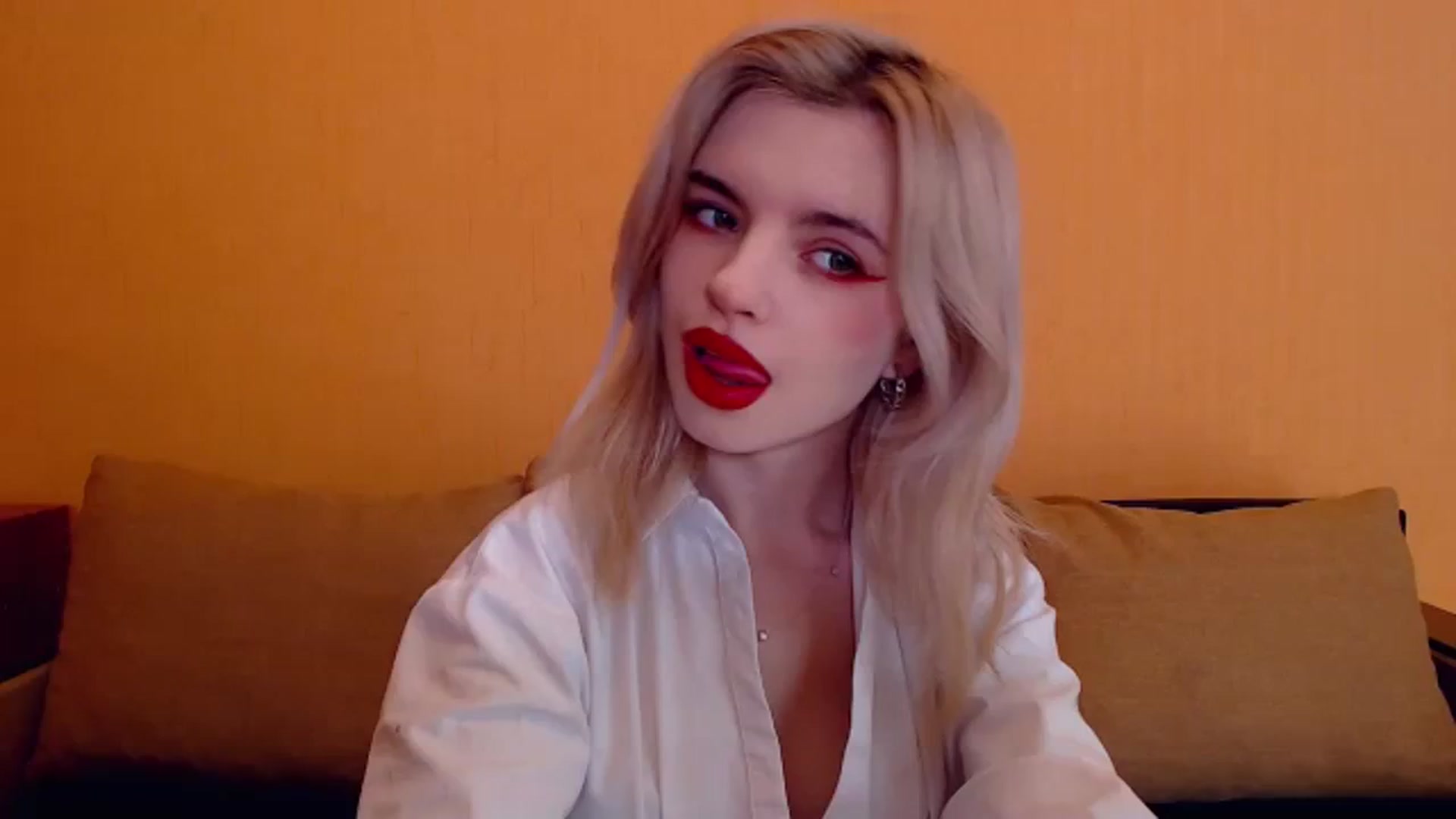 Gallery image thumbnail from Erineys's myfreecams stream on, 12/22/2023, 15:07 image 11 of 20