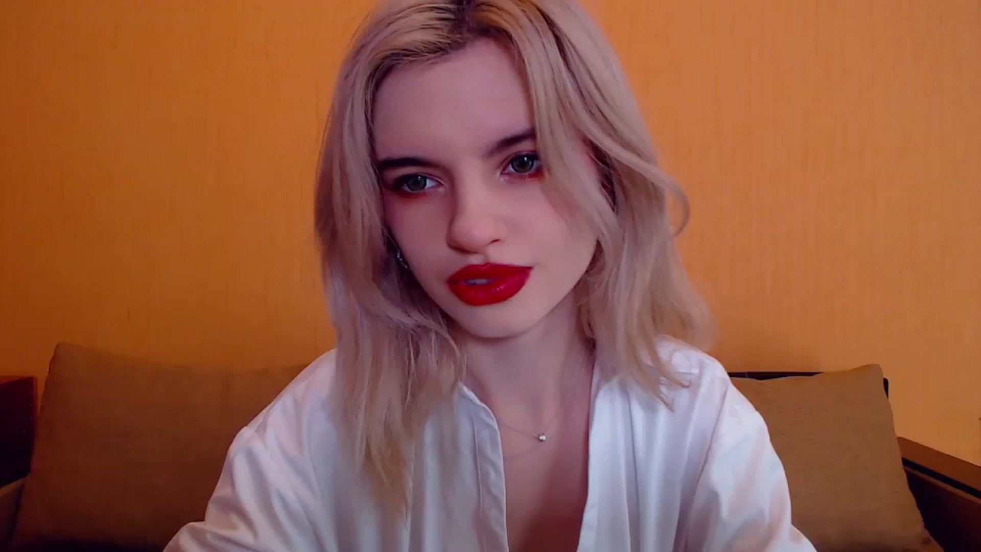 Gallery image thumbnail from Erineys's myfreecams stream on, 12/22/2023, 15:07 image 1 of 20