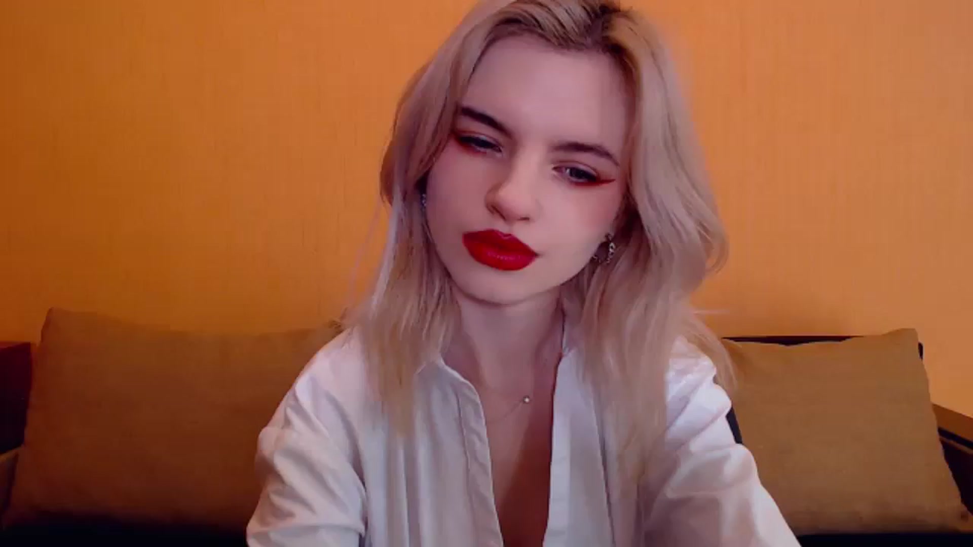 Gallery image thumbnail from Erineys's myfreecams stream on, 12/22/2023, 15:07 image 6 of 20