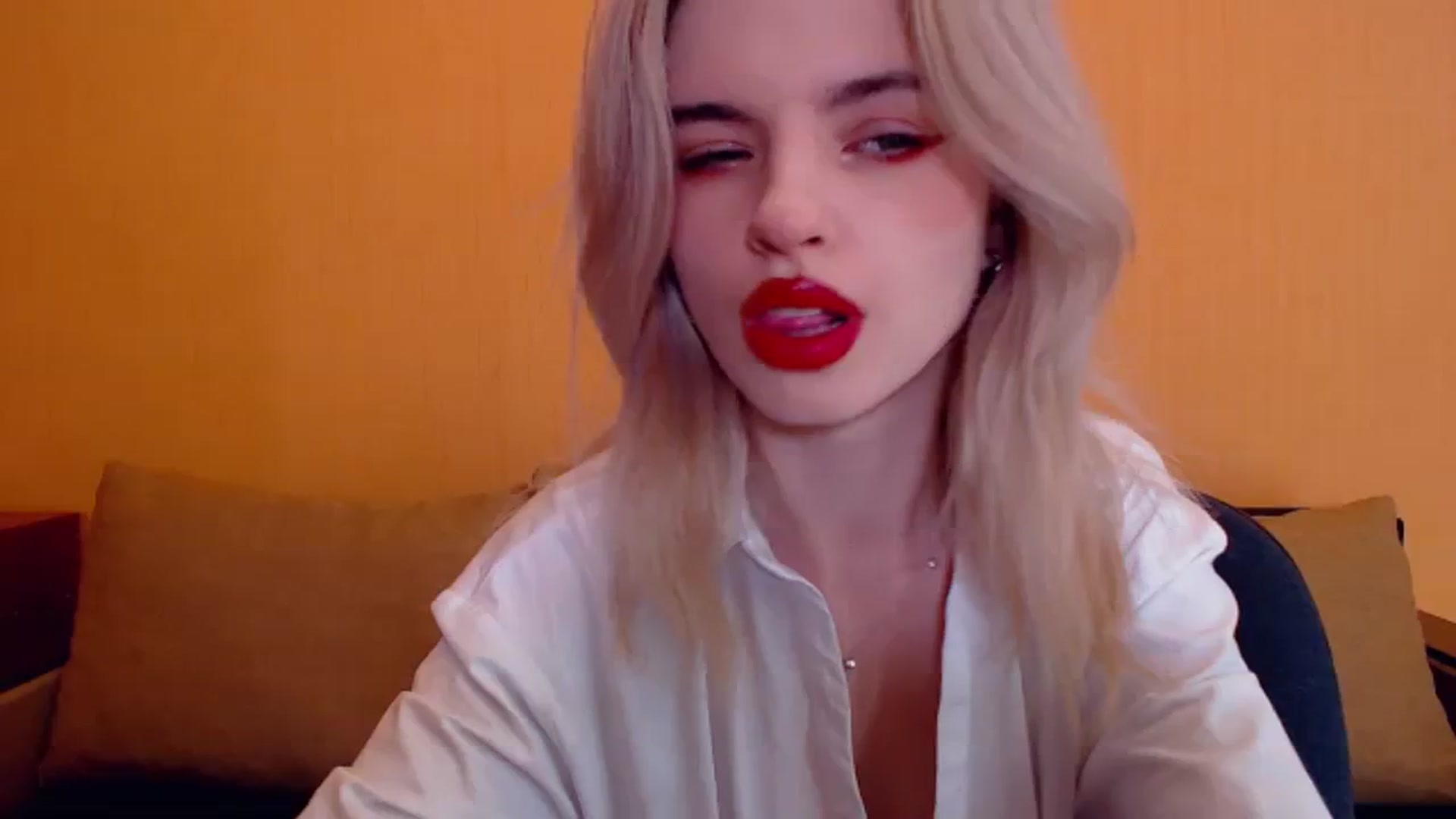 Gallery image thumbnail from Erineys's myfreecams stream on, 12/22/2023, 15:07 image 15 of 20