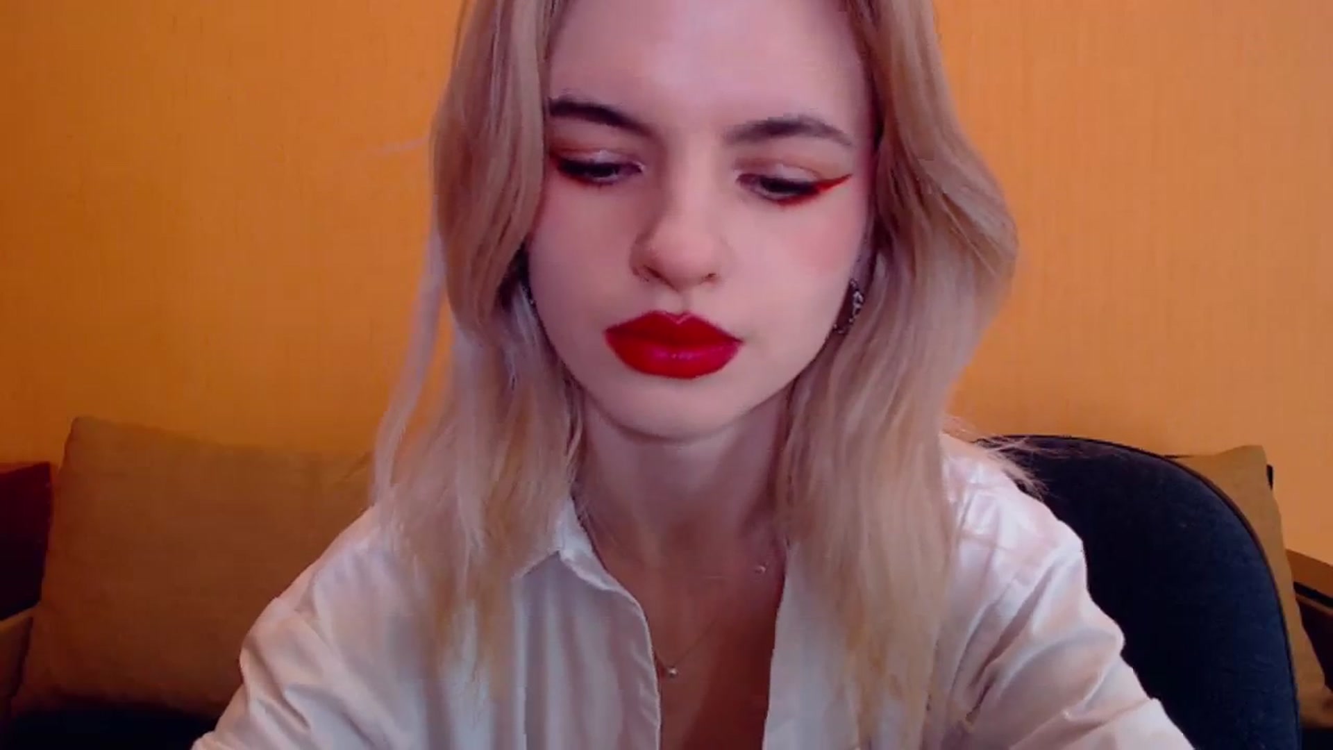 Gallery image thumbnail from Erineys's myfreecams stream on, 12/22/2023, 15:07 image 13 of 20