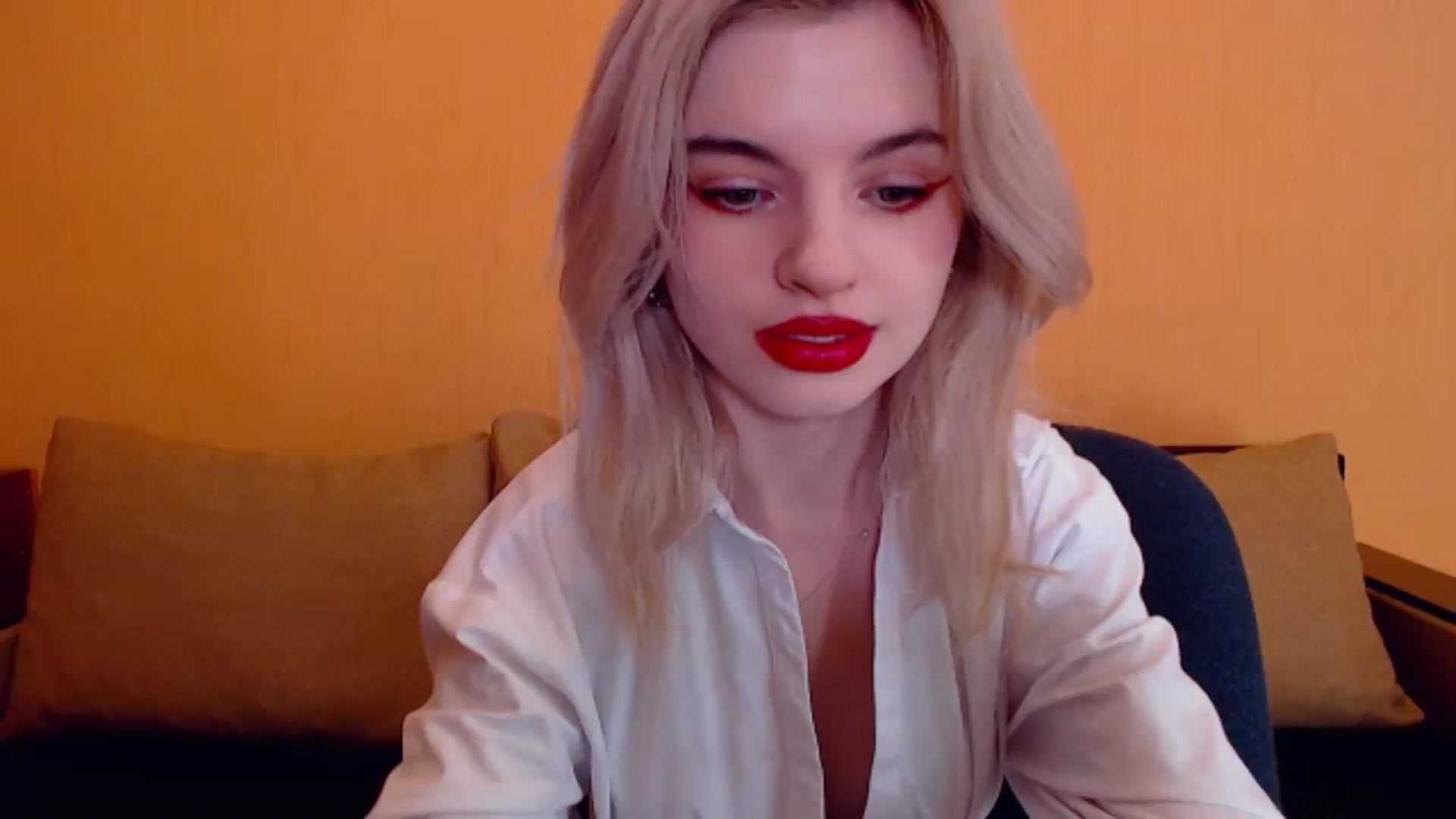 Gallery image thumbnail from Erineys's myfreecams stream on, 12/22/2023, 15:07 image 19 of 20
