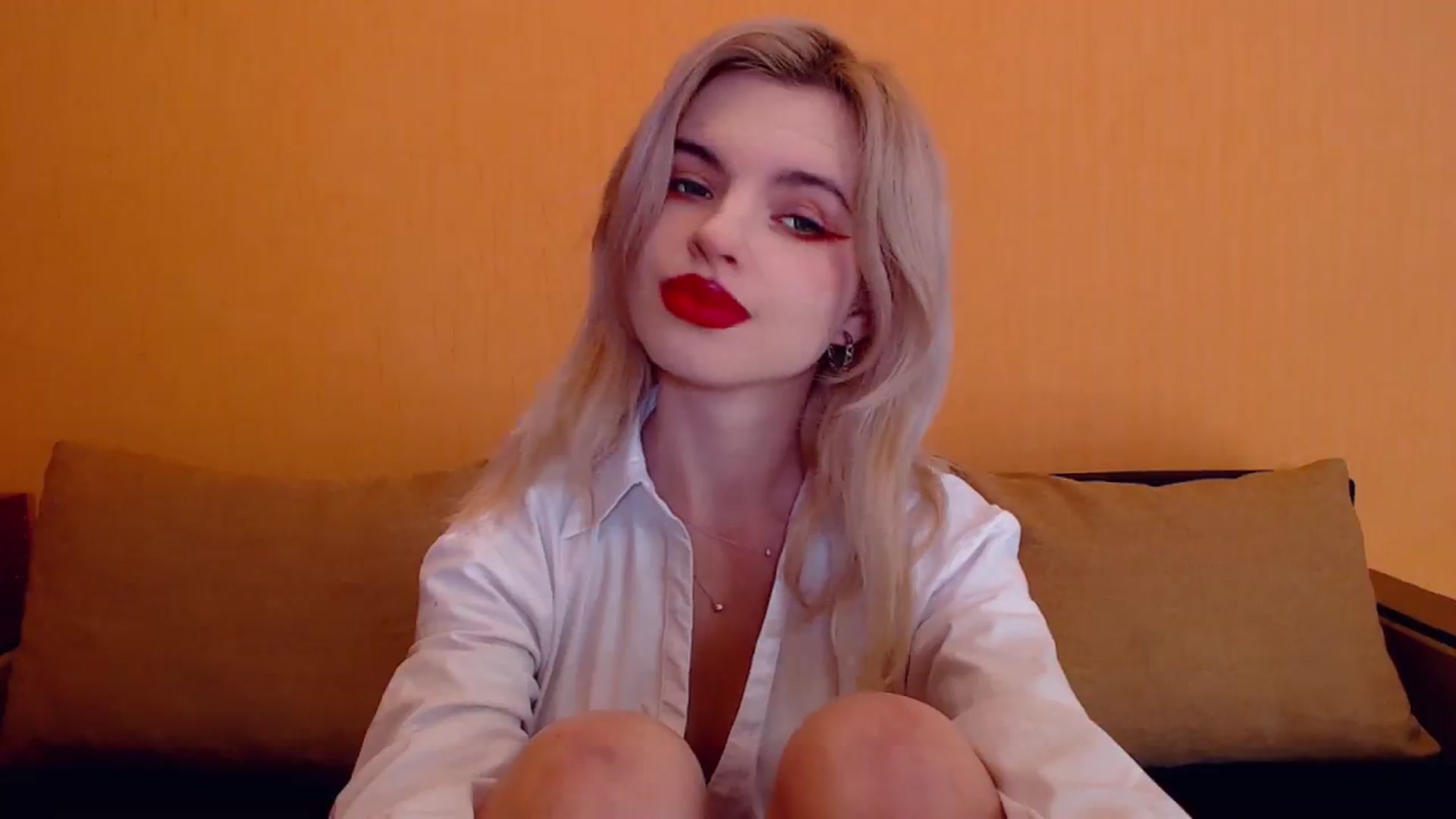 Gallery image thumbnail from Erineys's myfreecams stream on, 12/22/2023, 16:06 image 15 of 20