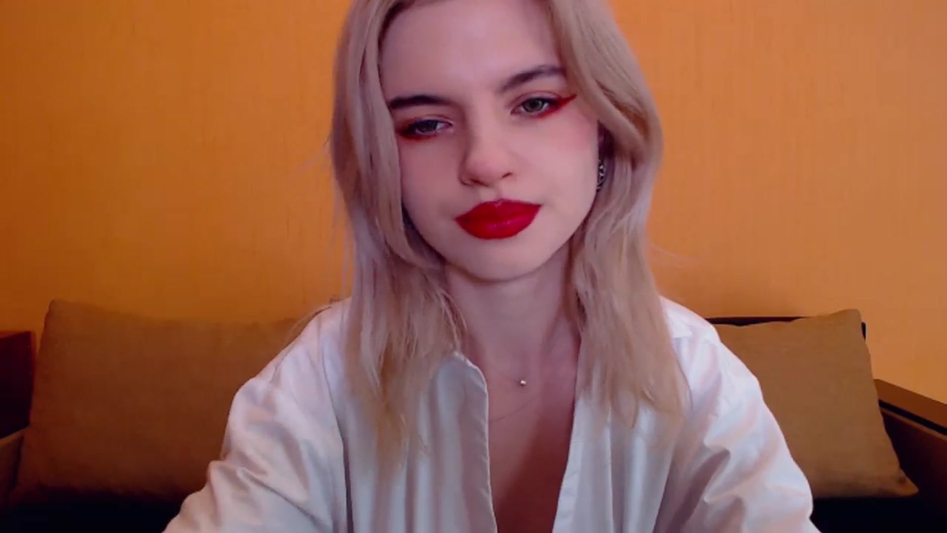 Gallery image thumbnail from Erineys's myfreecams stream on, 12/22/2023, 16:06 image 3 of 20