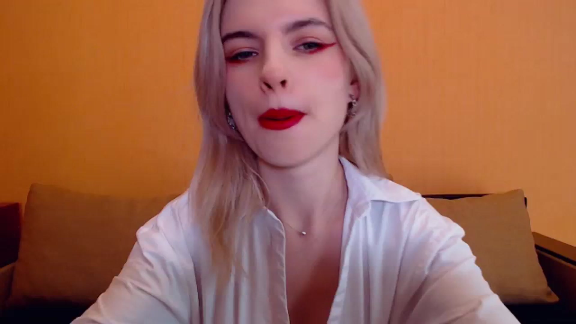 Gallery image thumbnail from Erineys's myfreecams stream on, 12/22/2023, 16:06 image 6 of 20