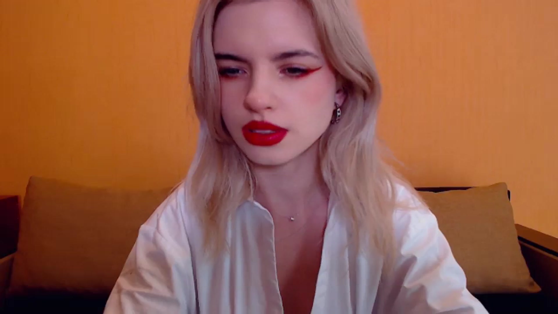Gallery image thumbnail from Erineys's myfreecams stream on, 12/22/2023, 16:06 image 2 of 20