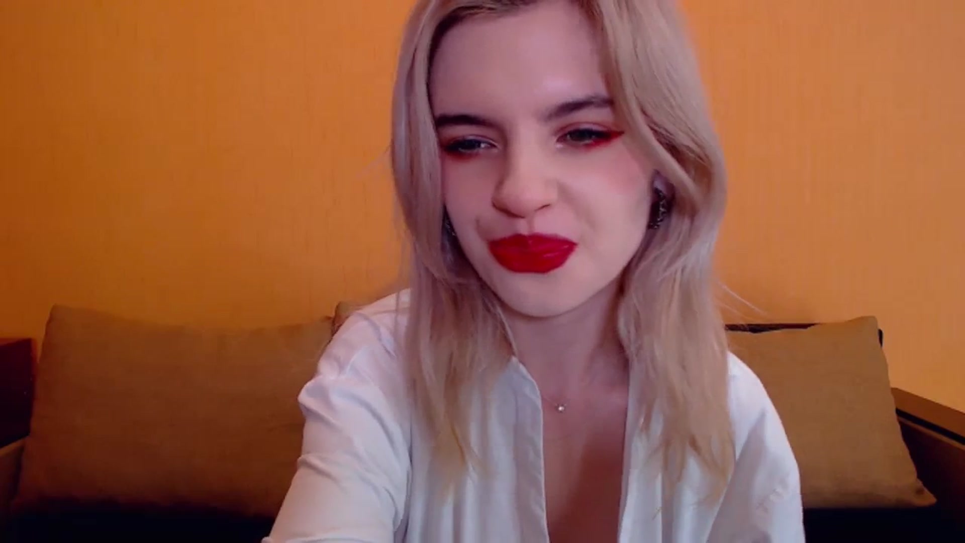 Gallery image thumbnail from Erineys's myfreecams stream on, 12/22/2023, 16:06 image 5 of 20