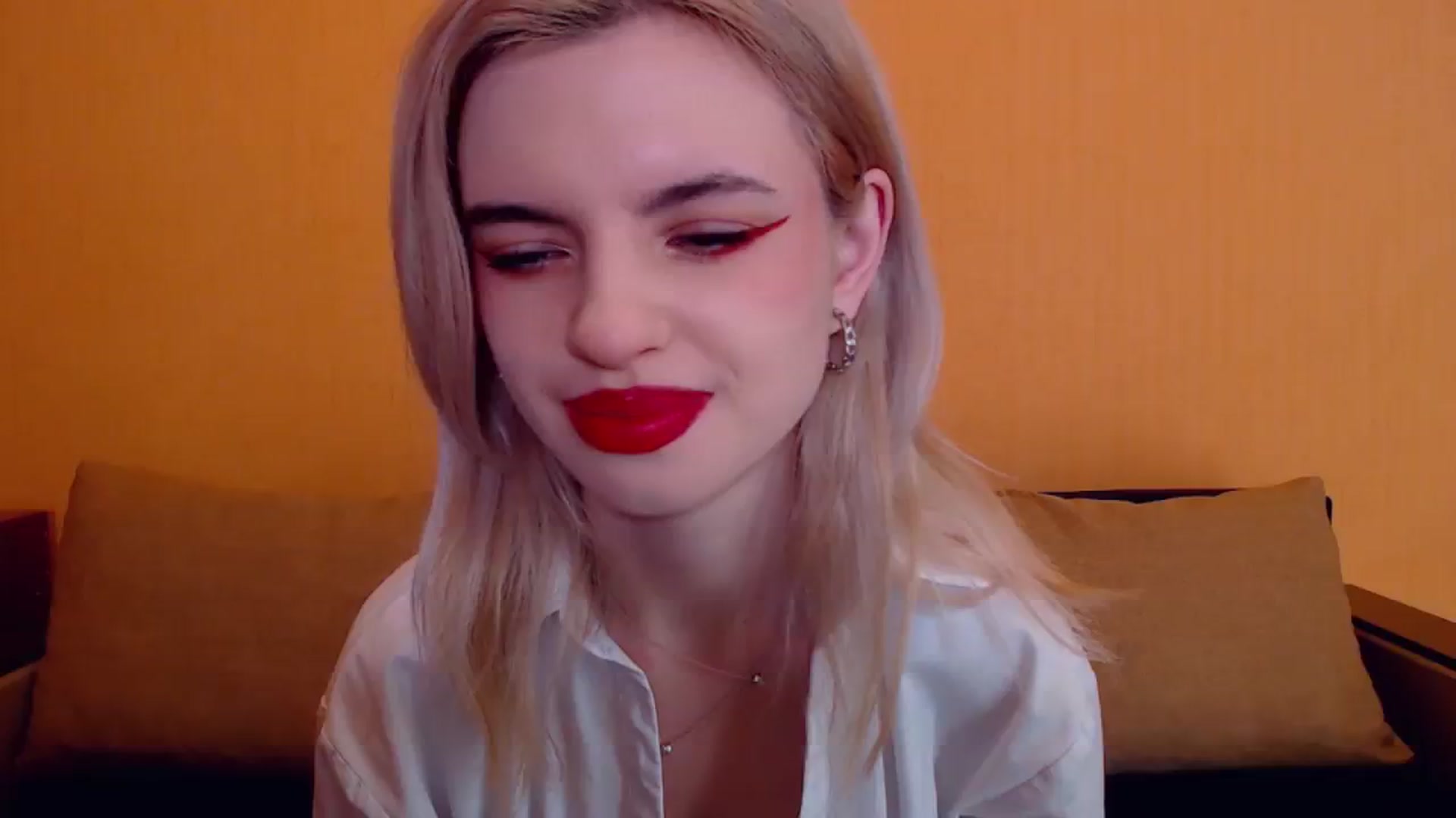 Gallery image thumbnail from Erineys's myfreecams stream on, 12/22/2023, 16:06 image 9 of 20