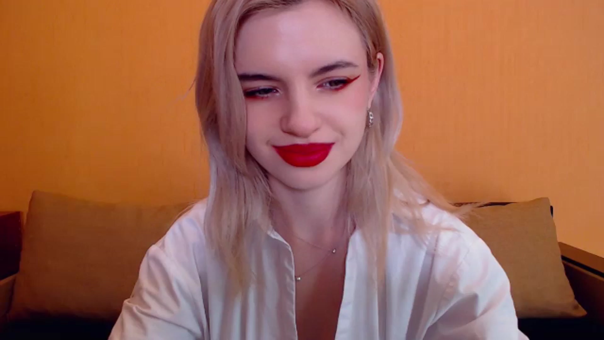 Gallery image thumbnail from Erineys's myfreecams stream on, 12/22/2023, 16:06 image 10 of 20