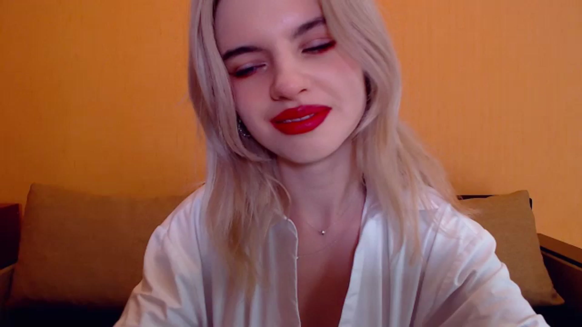 Gallery image thumbnail from Erineys's myfreecams stream on, 12/22/2023, 16:06 image 1 of 20