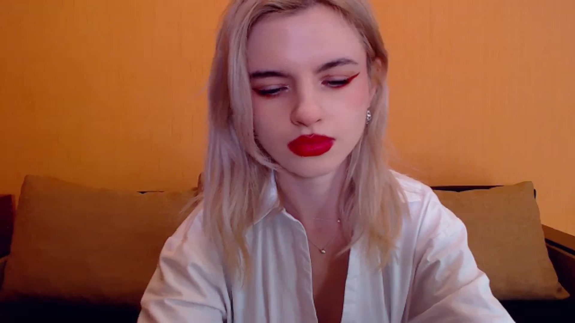 Gallery image thumbnail from Erineys's myfreecams stream on, 12/22/2023, 17:13 image 15 of 20