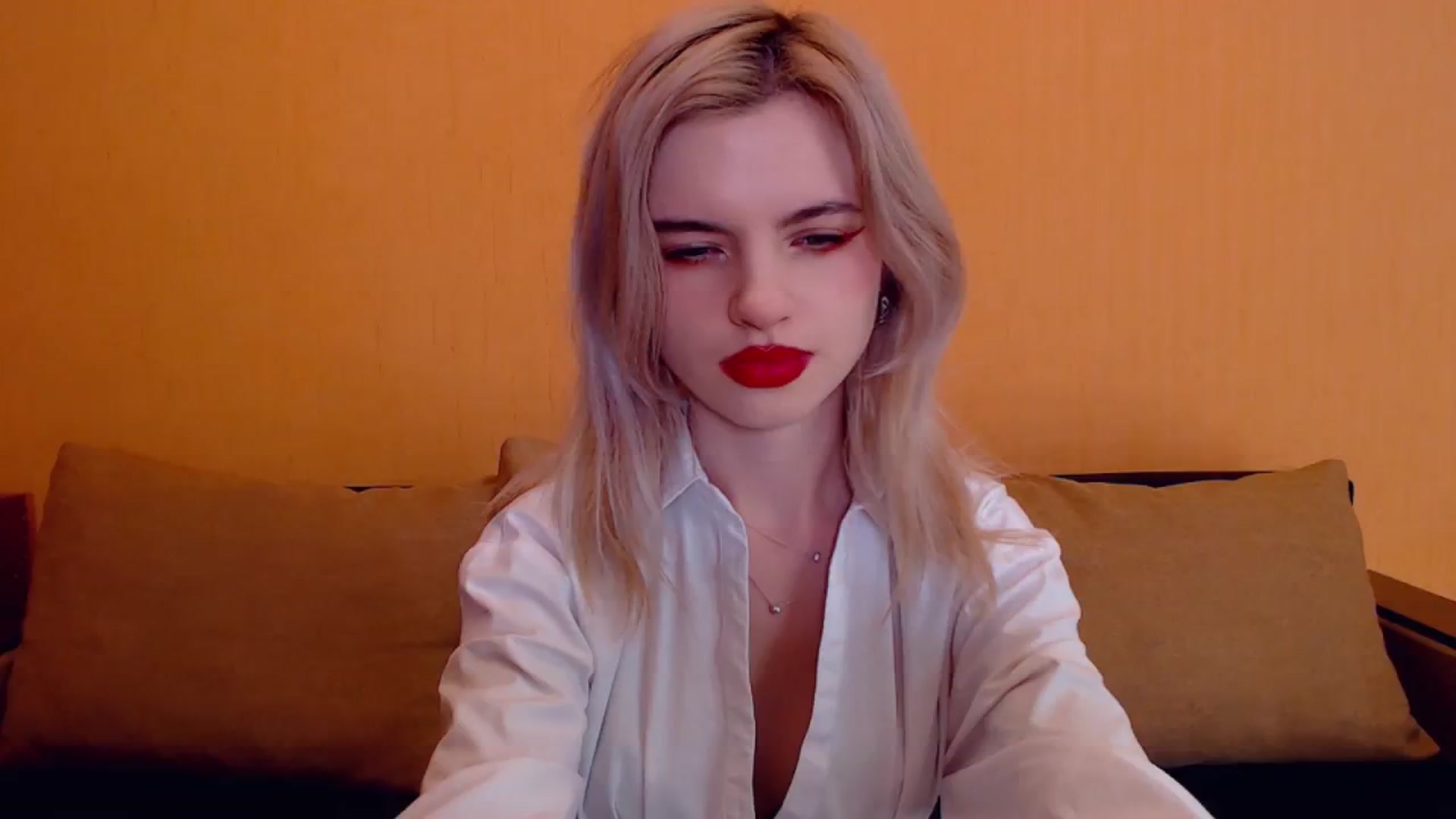 Gallery image thumbnail from Erineys's myfreecams stream on, 12/22/2023, 17:13 image 3 of 20