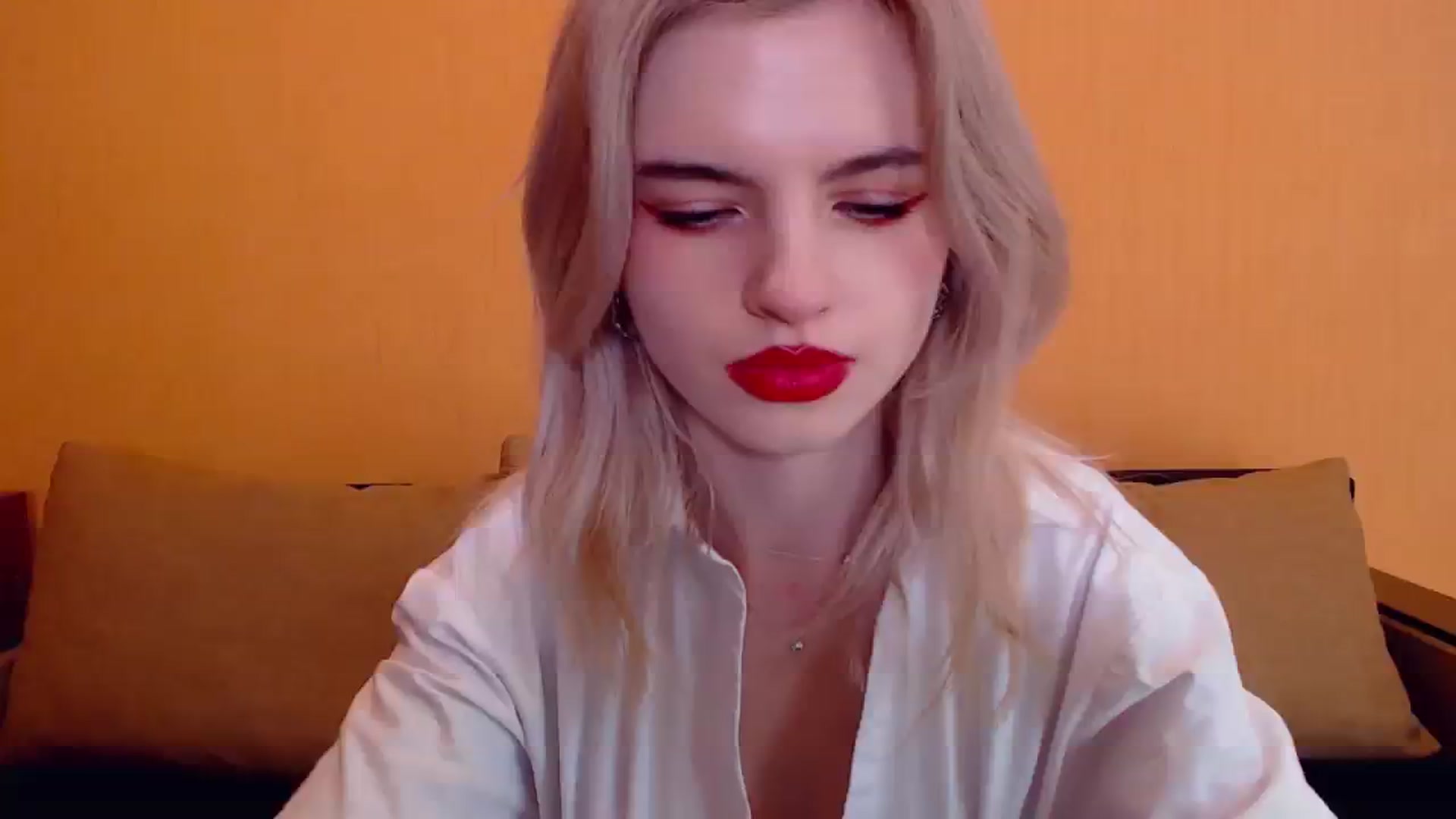 Gallery image thumbnail from Erineys's myfreecams stream on, 12/22/2023, 17:13 image 8 of 20