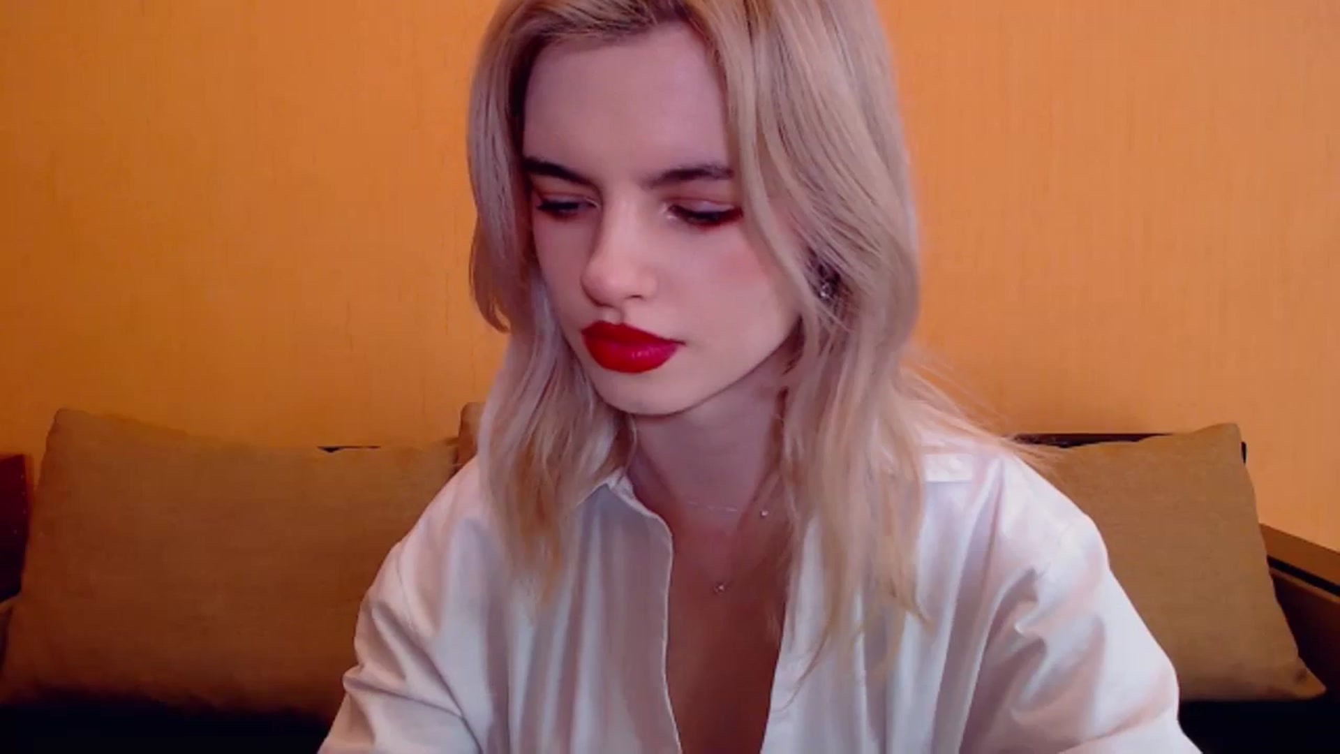 Gallery image thumbnail from Erineys's myfreecams stream on, 12/22/2023, 17:13 image 7 of 20