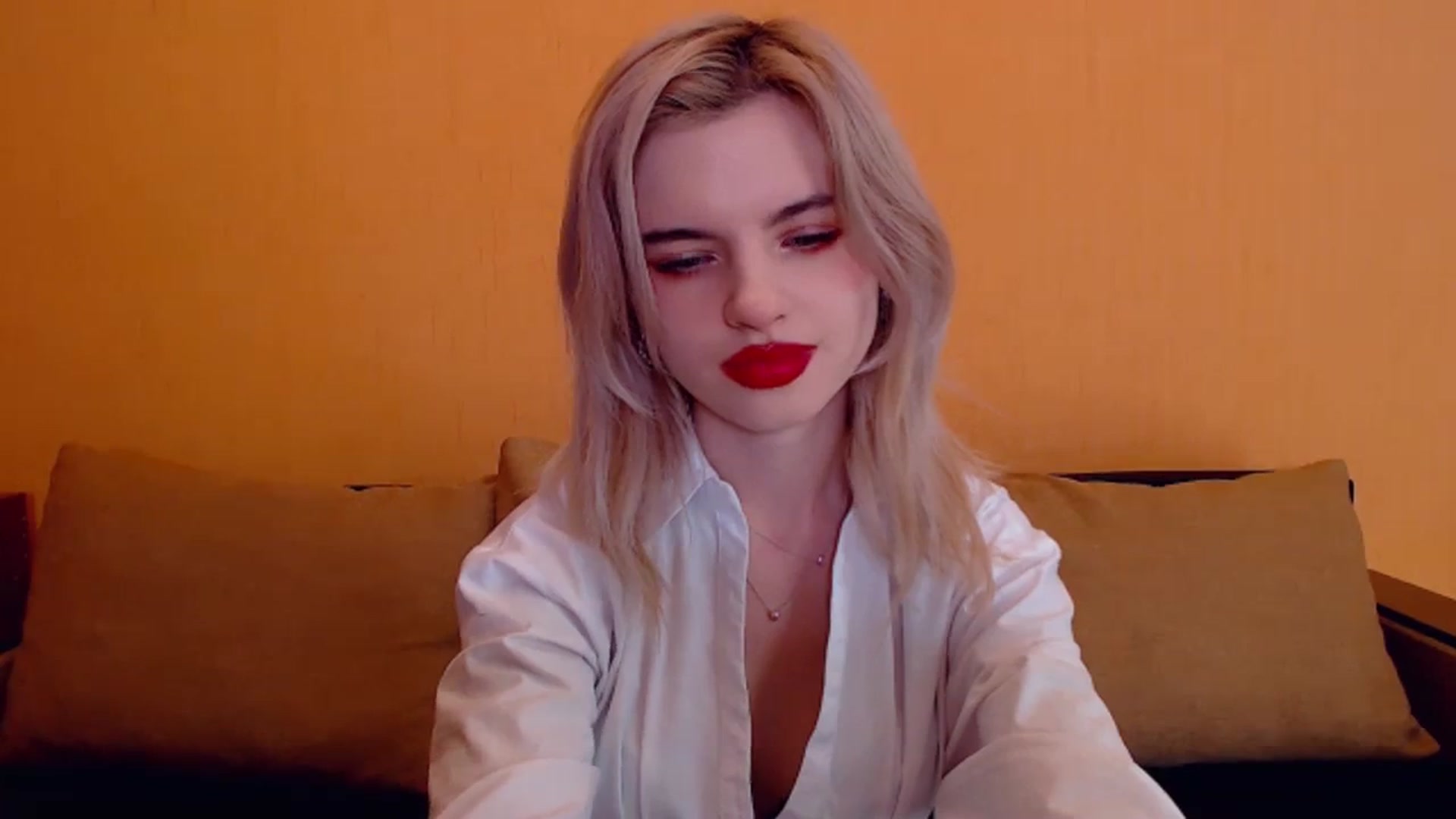 Gallery image thumbnail from Erineys's myfreecams stream on, 12/22/2023, 17:13 image 5 of 20