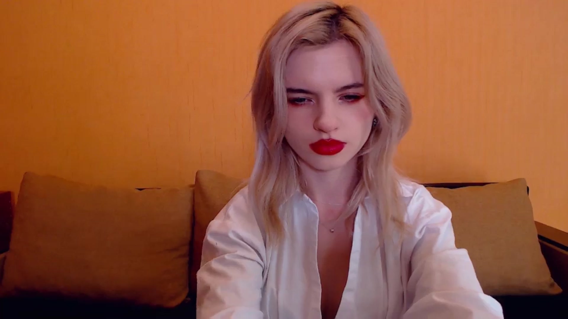 Gallery image thumbnail from Erineys's myfreecams stream on, 12/22/2023, 17:13 image 10 of 20