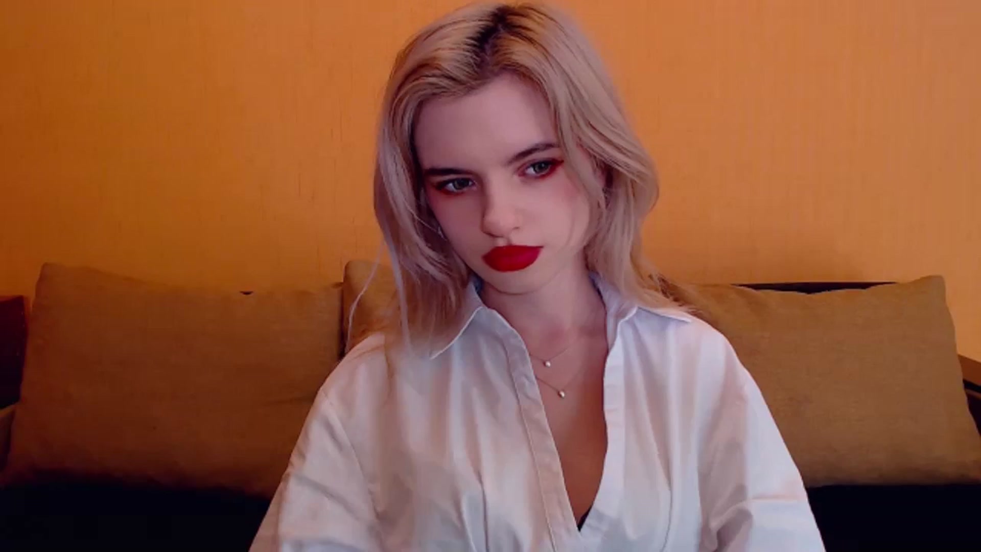 Gallery image thumbnail from Erineys's myfreecams stream on, 12/22/2023, 17:57 image 12 of 20