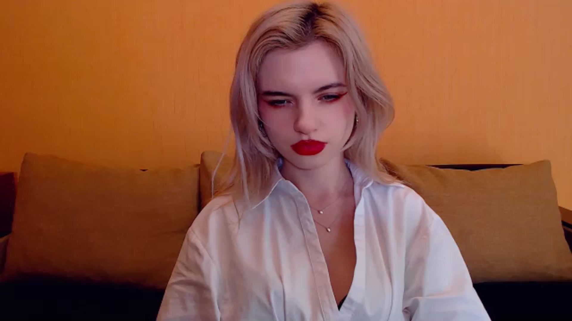 Gallery image thumbnail from Erineys's myfreecams stream on, 12/22/2023, 17:57 image 13 of 20