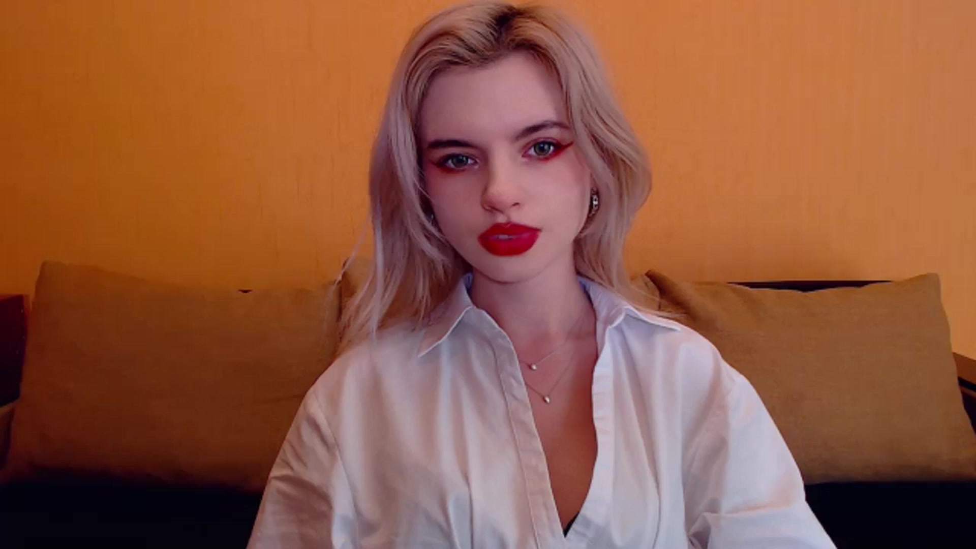 Gallery image thumbnail from Erineys's myfreecams stream on, 12/22/2023, 17:57 image 11 of 20