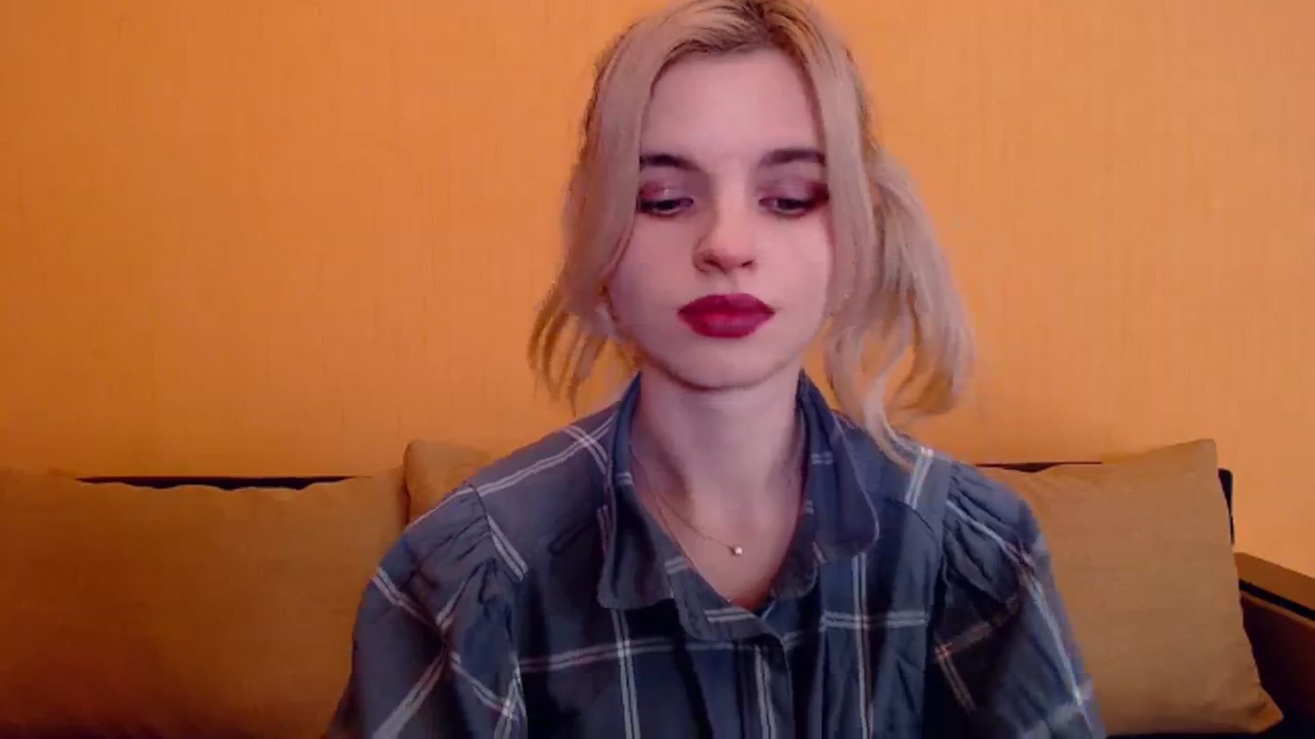 Gallery image thumbnail from Erineys's myfreecams stream on, 12/23/2023, 17:27 image 7 of 20