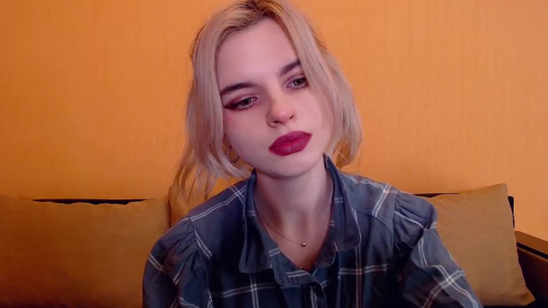 Gallery image thumbnail from Erineys's myfreecams stream on, 12/23/2023, 17:27 image 2 of 20