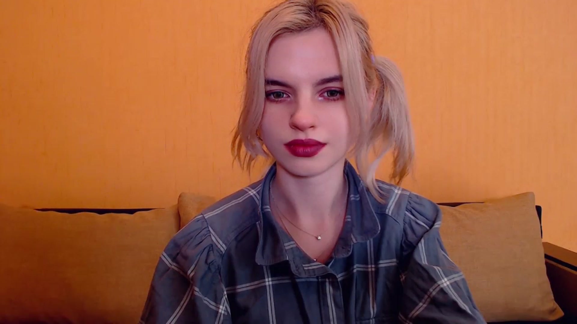 Gallery image thumbnail from Erineys's myfreecams stream on, 12/23/2023, 17:27 image 5 of 20