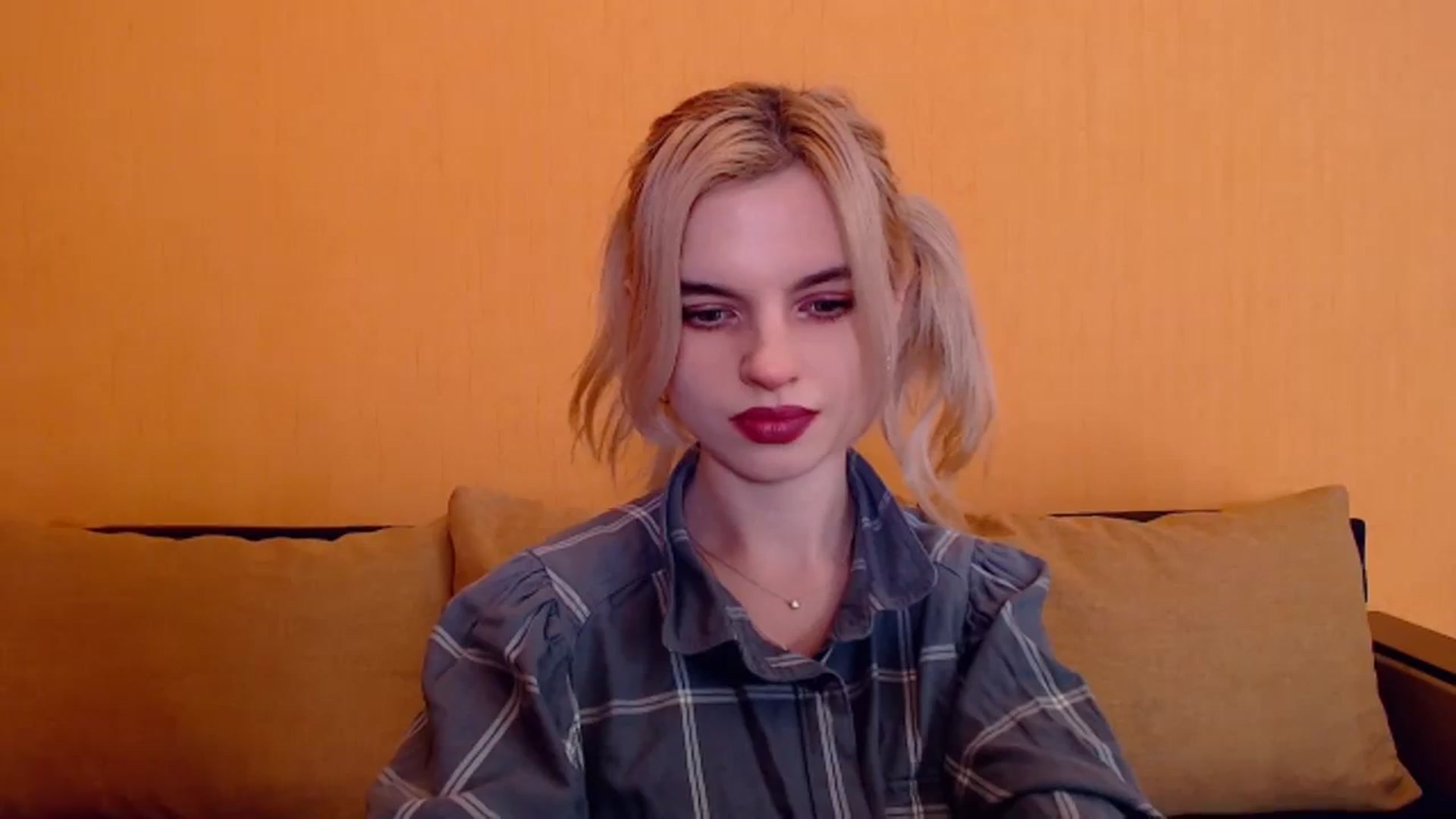 Gallery image thumbnail from Erineys's myfreecams stream on, 12/23/2023, 17:27 image 13 of 20