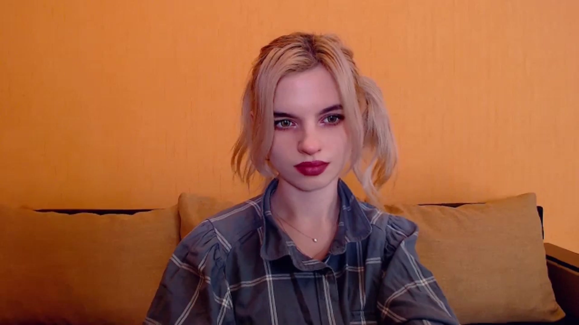 Gallery image thumbnail from Erineys's myfreecams stream on, 12/23/2023, 17:27 image 11 of 20
