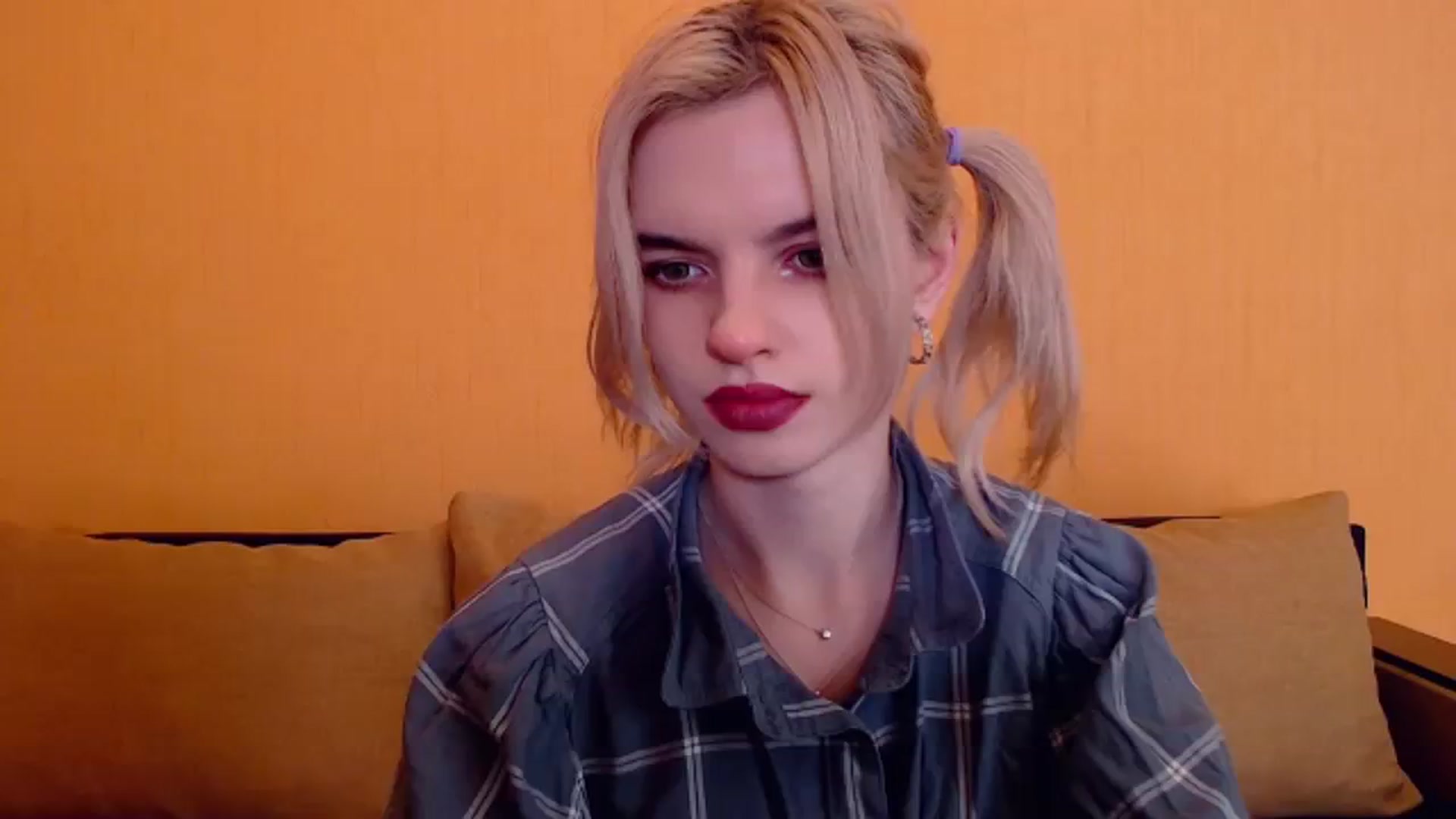 Gallery image thumbnail from Erineys's myfreecams stream on, 12/23/2023, 17:27 image 3 of 20