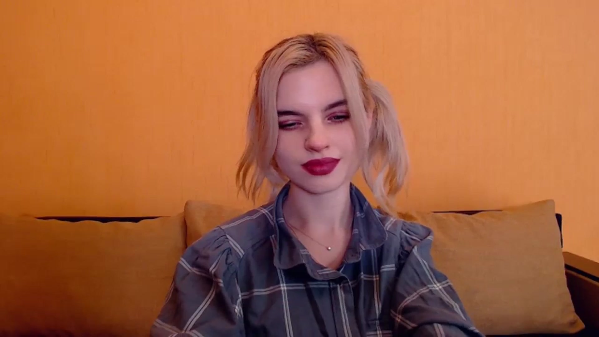 Gallery image thumbnail from Erineys's myfreecams stream on, 12/23/2023, 17:27 image 12 of 20