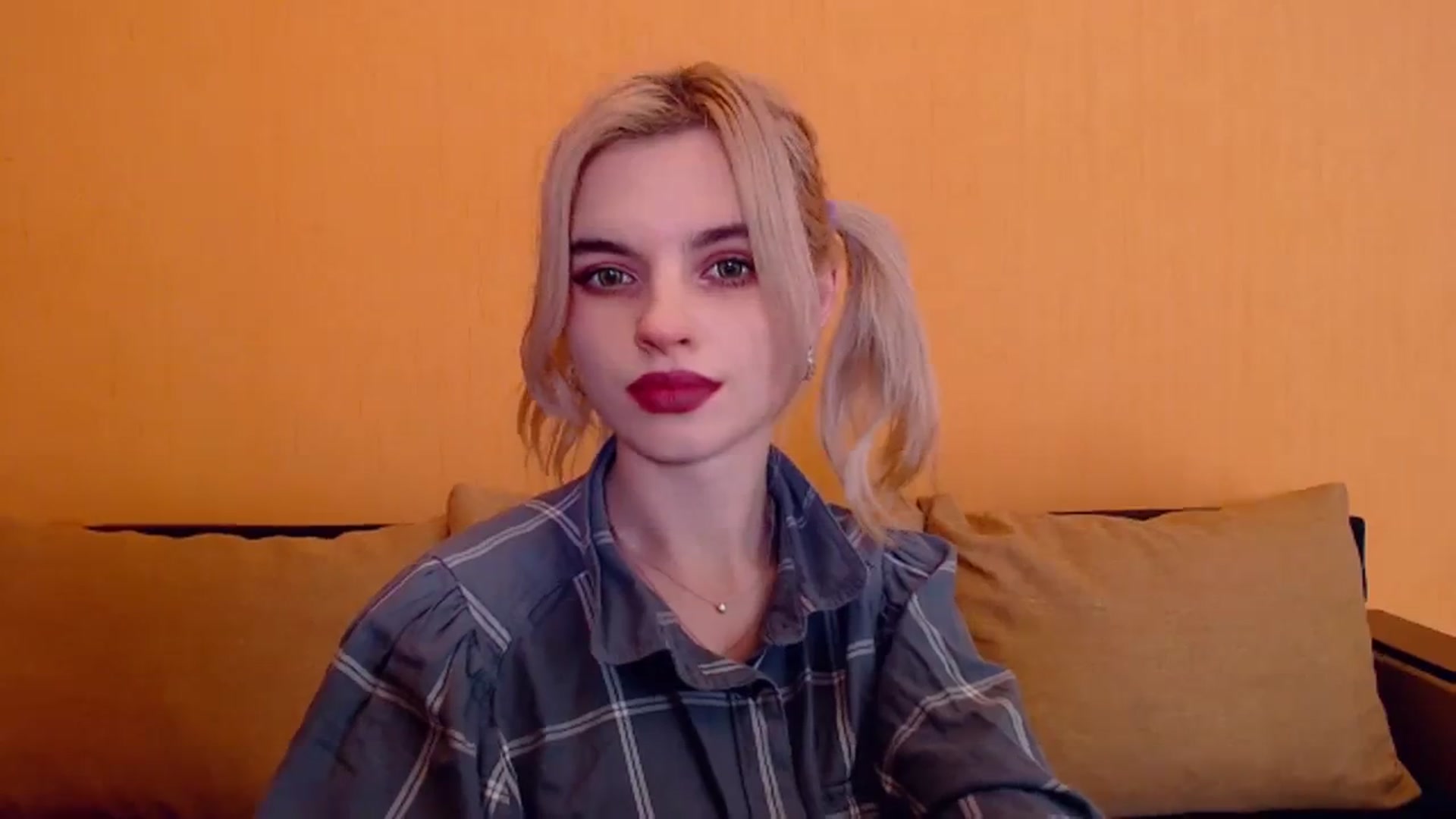 Gallery image thumbnail from Erineys's myfreecams stream on, 12/23/2023, 17:27 image 9 of 20