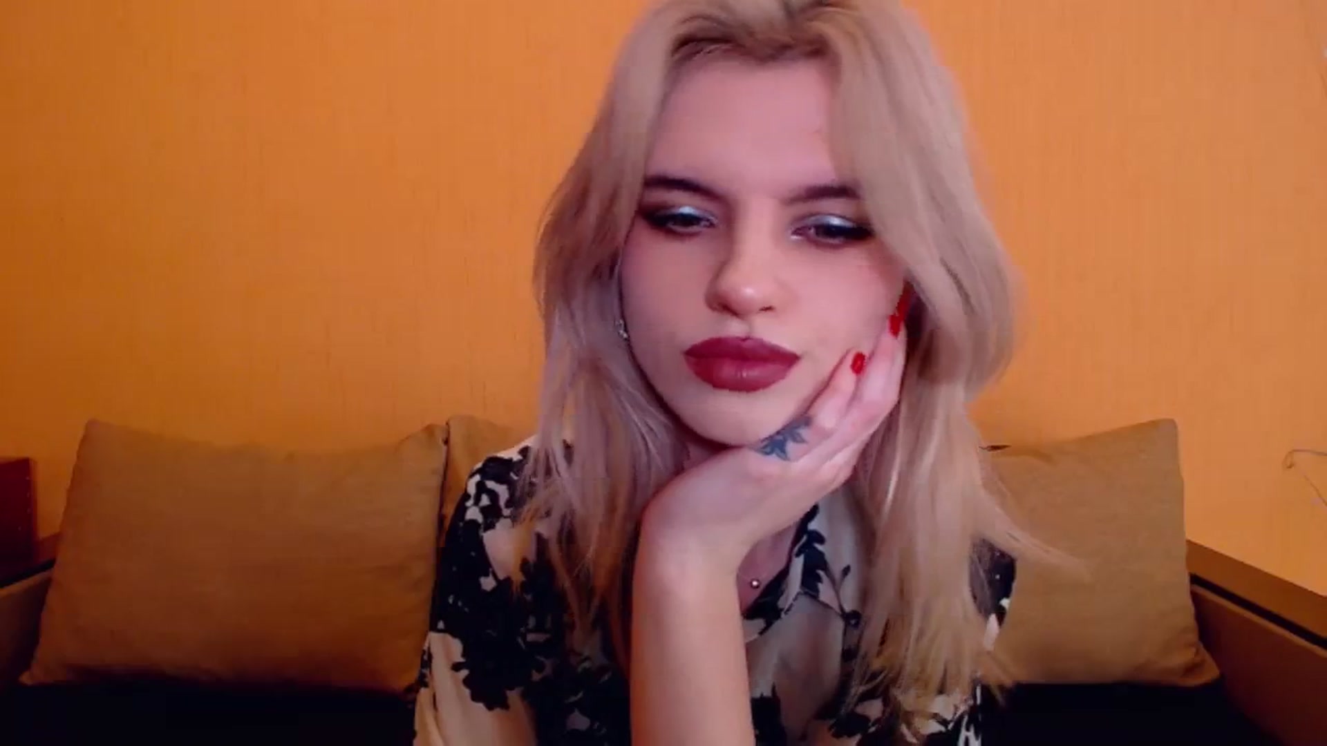 Gallery image thumbnail from Erineys's myfreecams stream on, 12/24/2023, 15:49 image 6 of 20