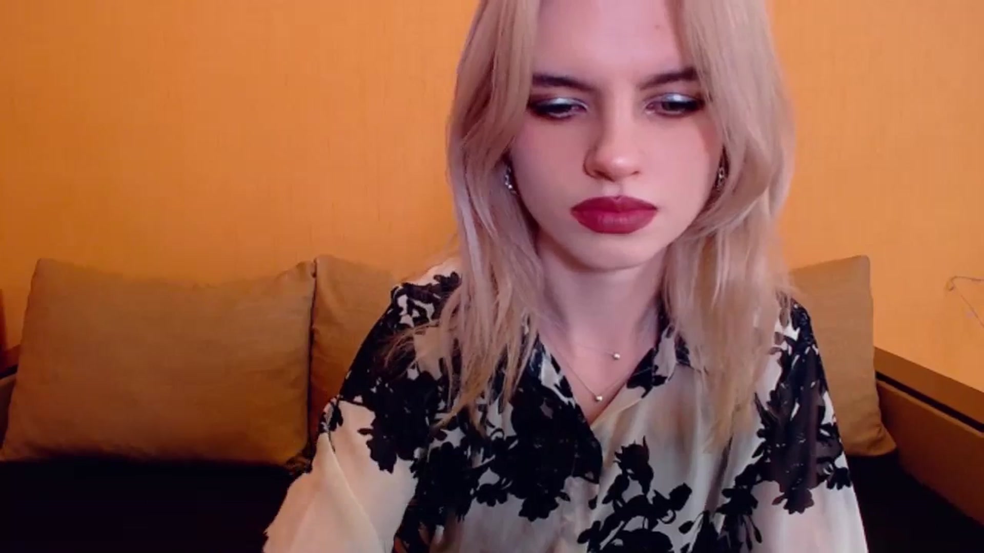 Gallery image thumbnail from Erineys's myfreecams stream on, 12/24/2023, 15:49 image 9 of 20