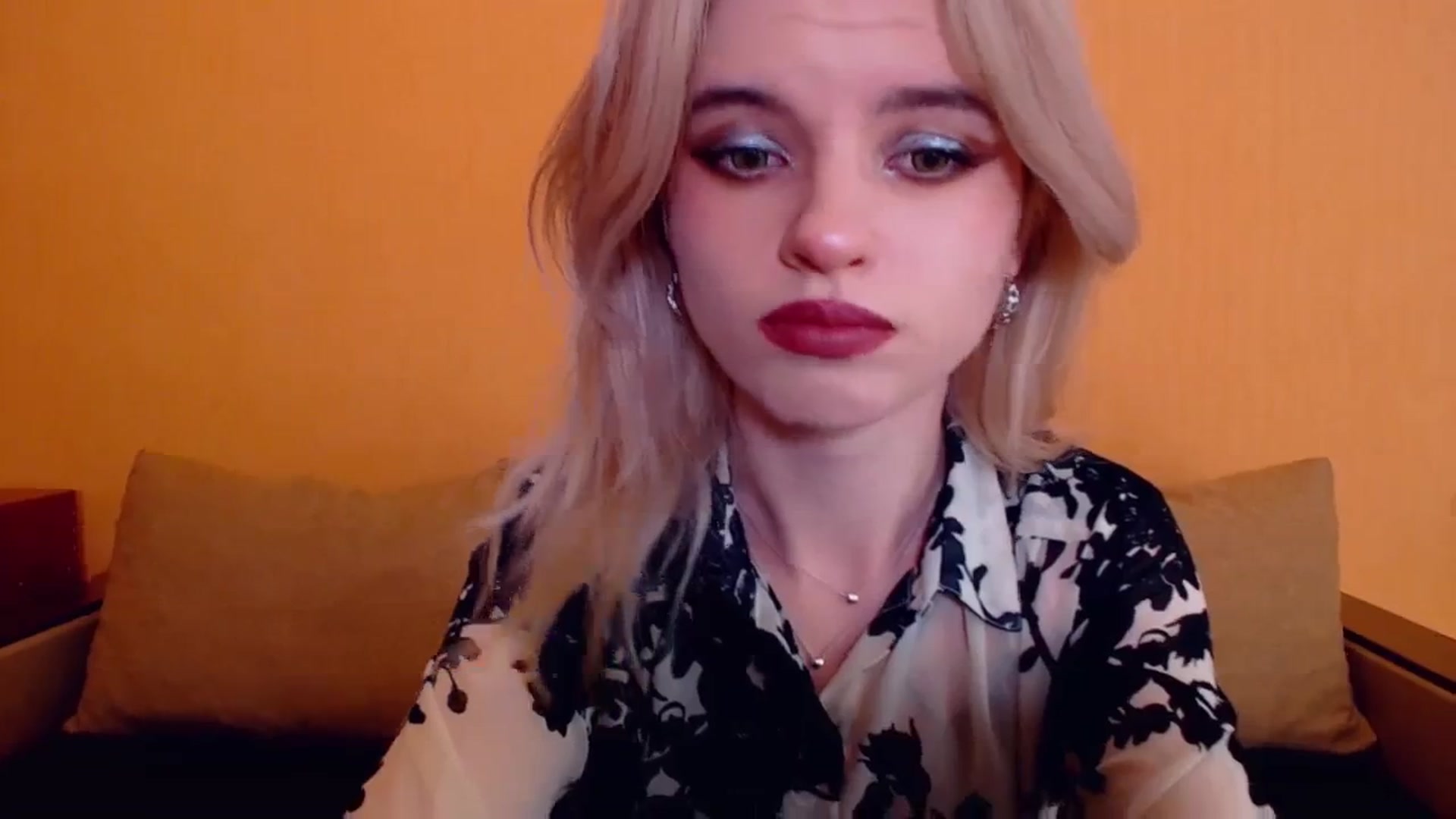 Gallery image thumbnail from Erineys's myfreecams stream on, 12/24/2023, 15:49 image 2 of 20