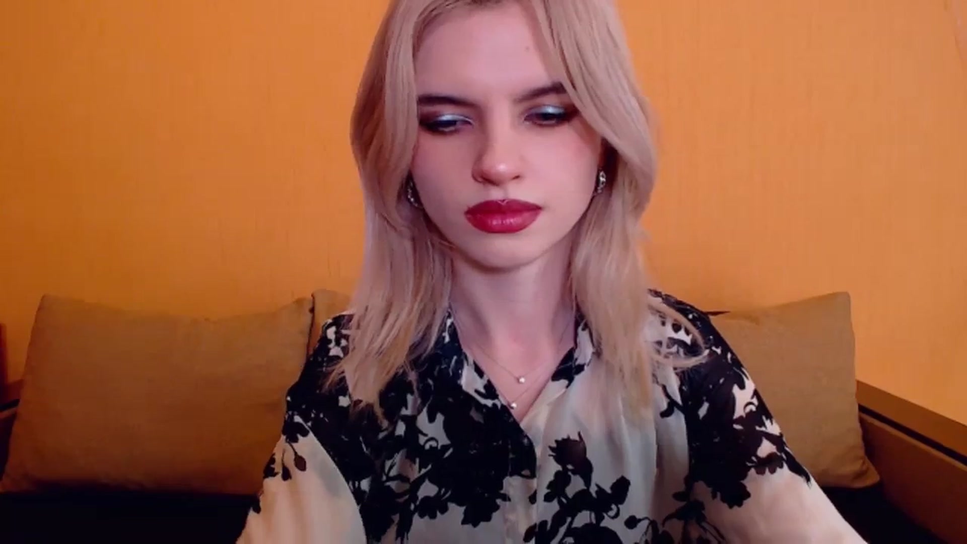 Gallery image thumbnail from Erineys's myfreecams stream on, 12/24/2023, 15:49 image 19 of 20