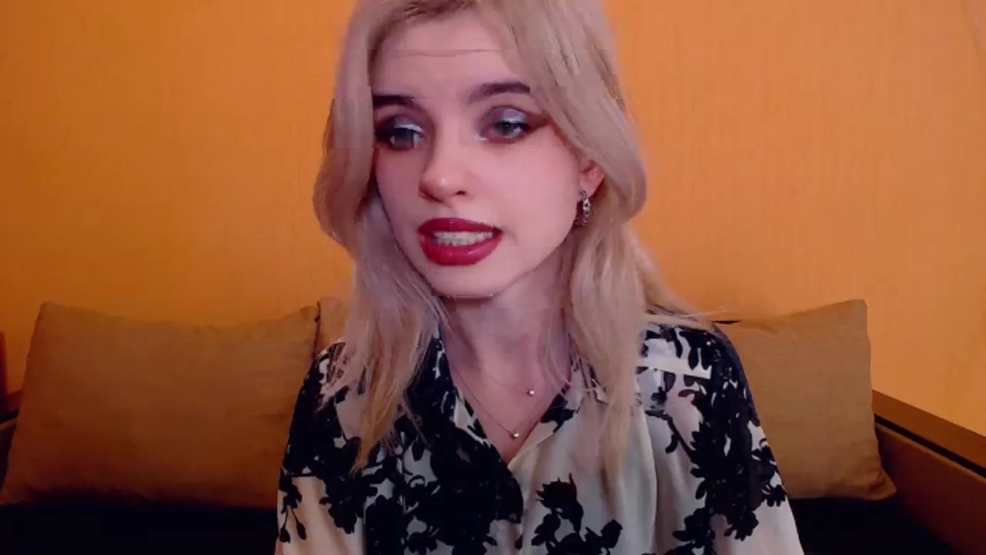 Gallery image thumbnail from Erineys's myfreecams stream on, 12/24/2023, 15:49 image 17 of 20
