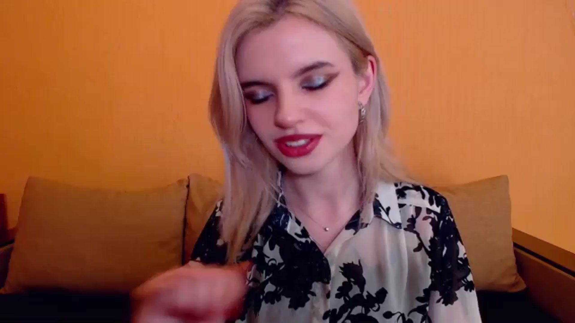 Gallery image thumbnail from Erineys's myfreecams stream on, 12/24/2023, 16:06 image 16 of 20