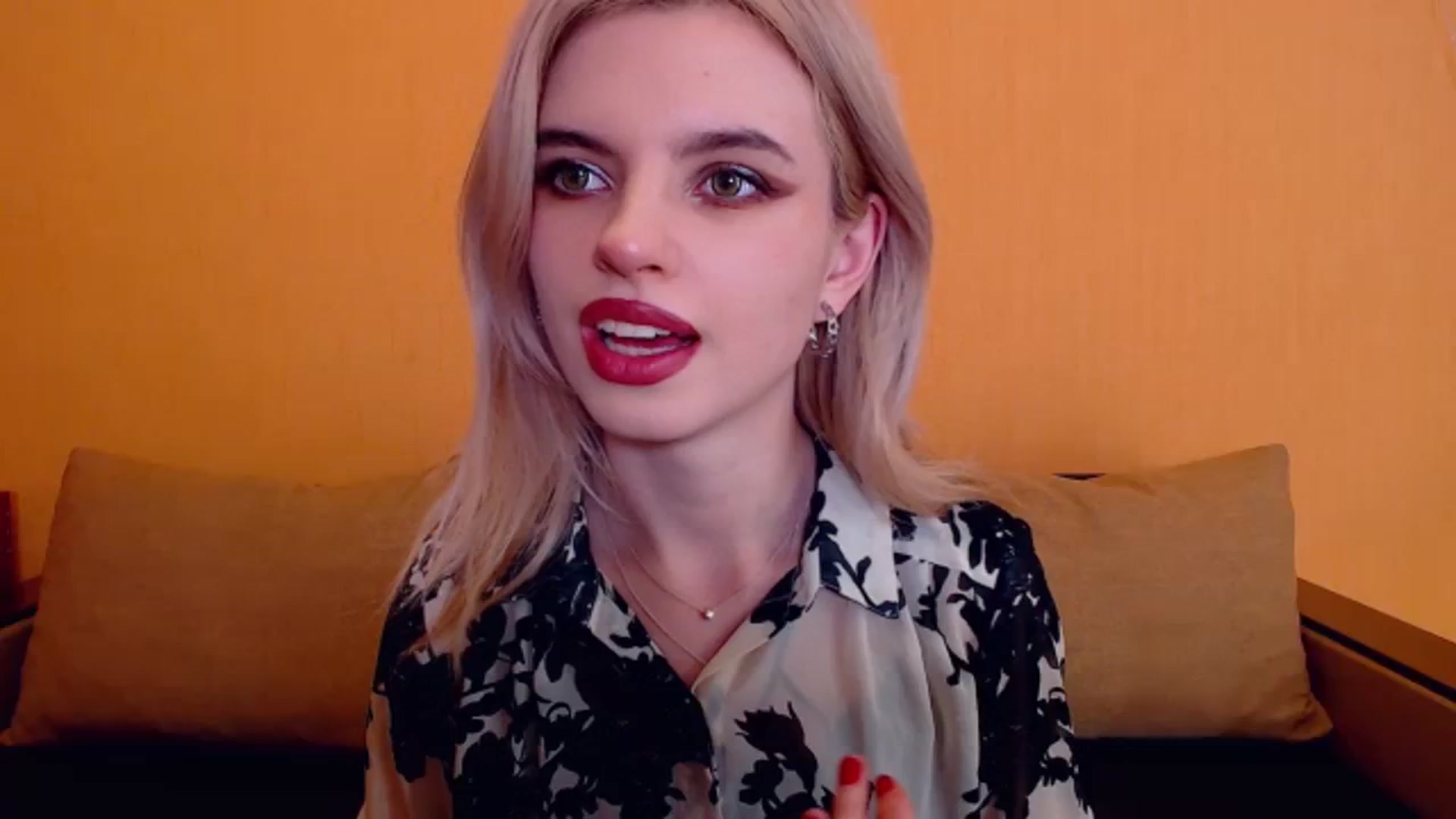Gallery image thumbnail from Erineys's myfreecams stream on, 12/24/2023, 16:06 image 14 of 20