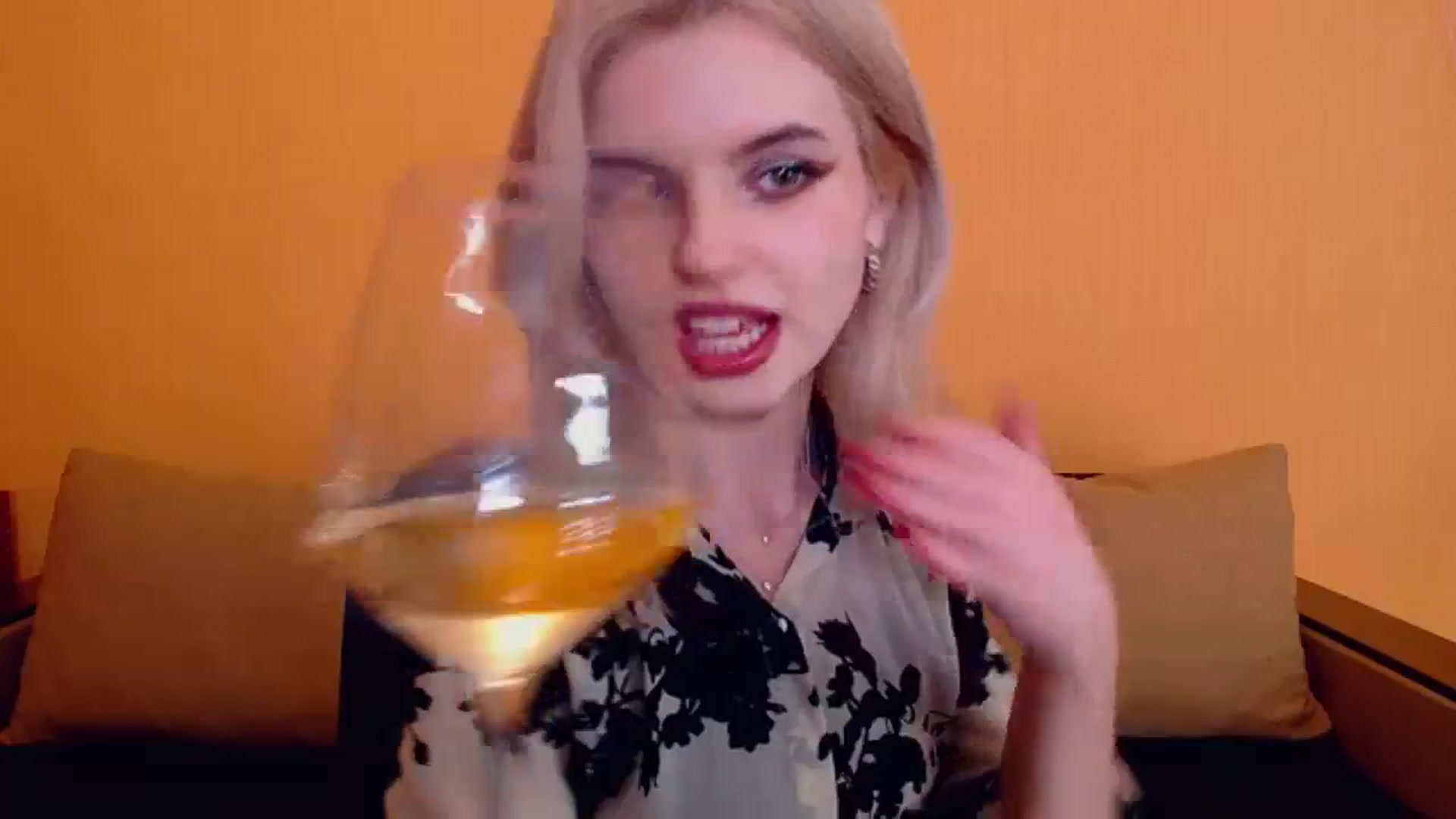 Gallery image thumbnail from Erineys's myfreecams stream on, 12/24/2023, 16:06 image 6 of 20